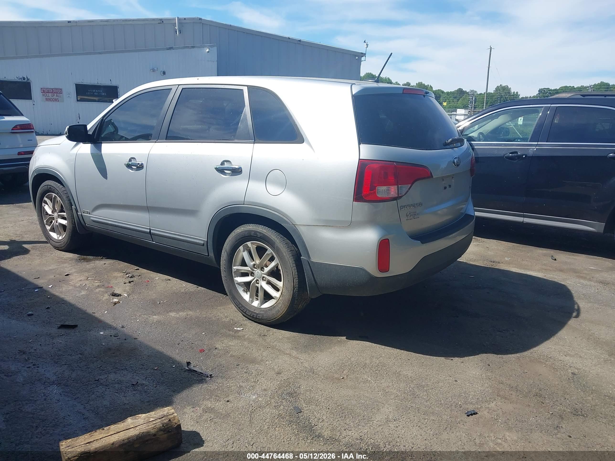KIA SORENTO image 3