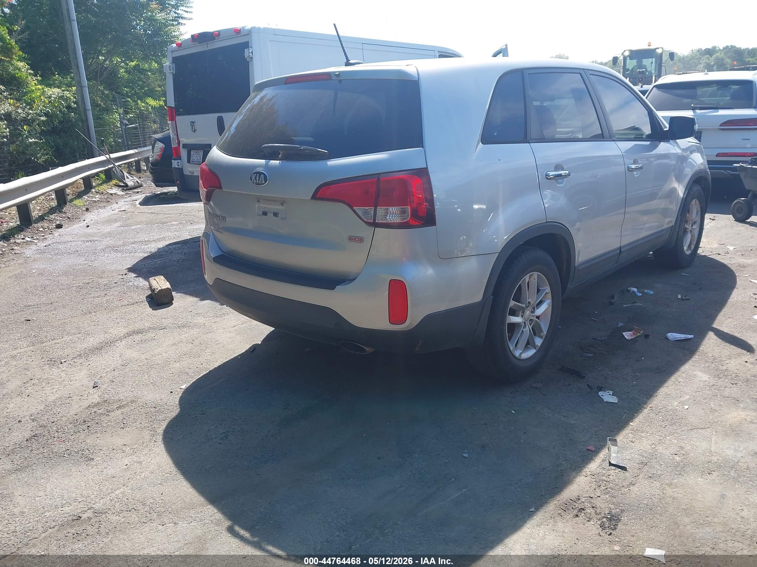 KIA SORENTO image 4