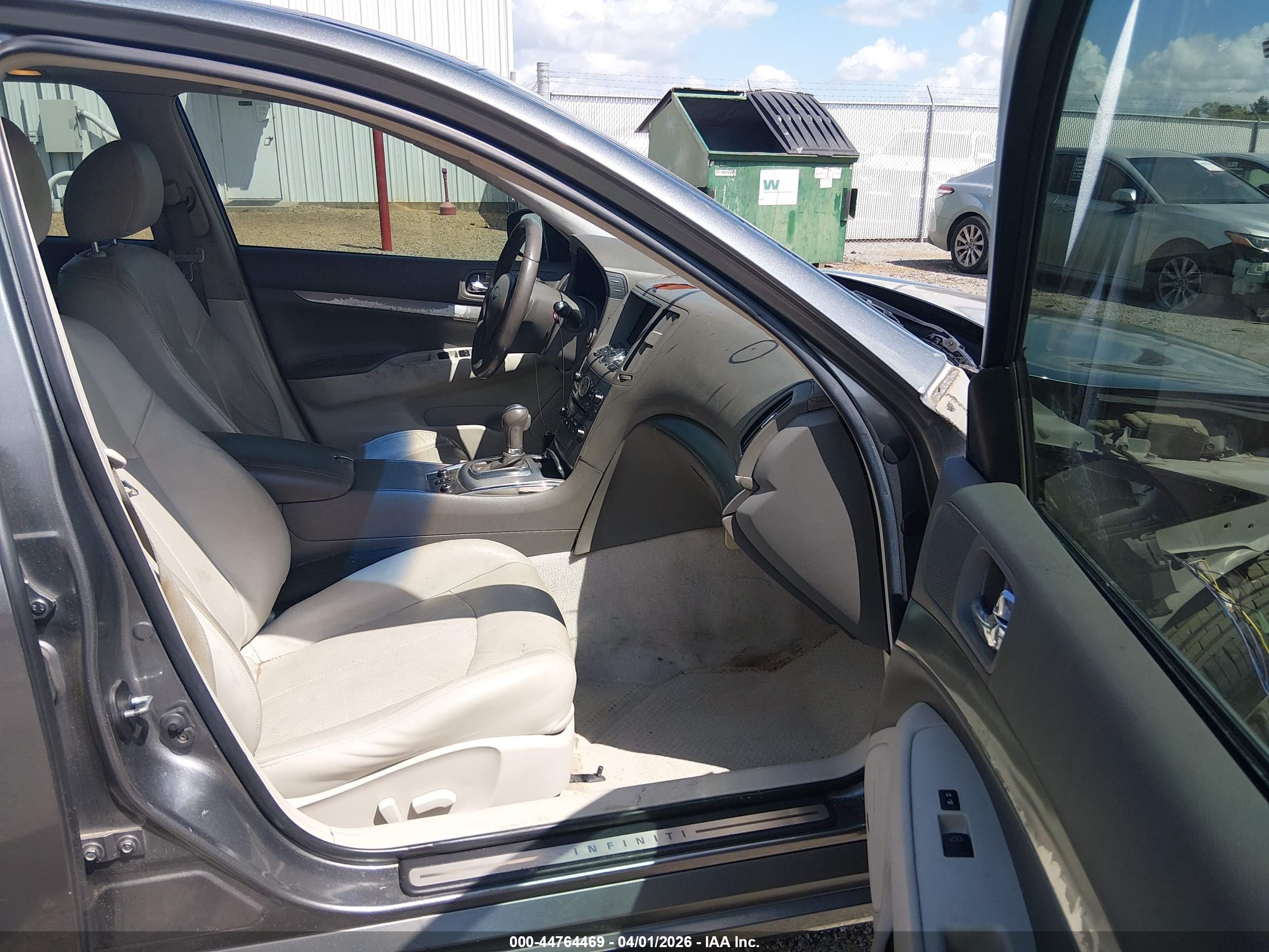 INFINITI G37X image 5