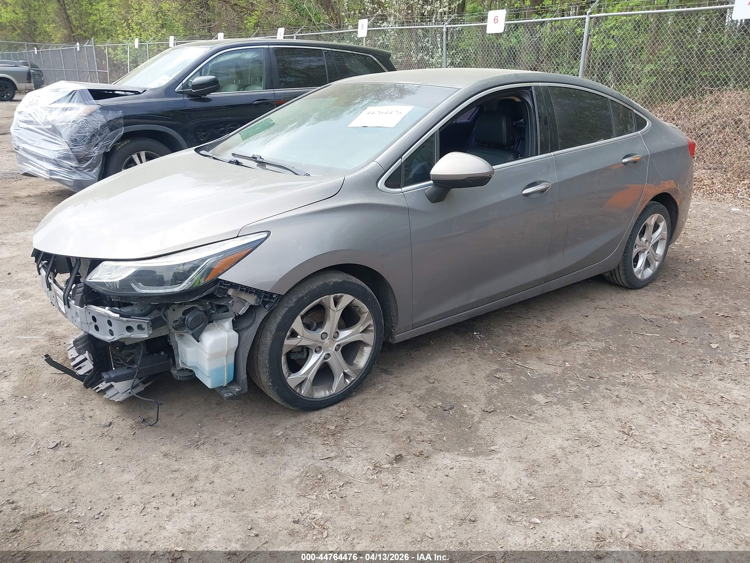 CHEVROLET CRUZE image 2