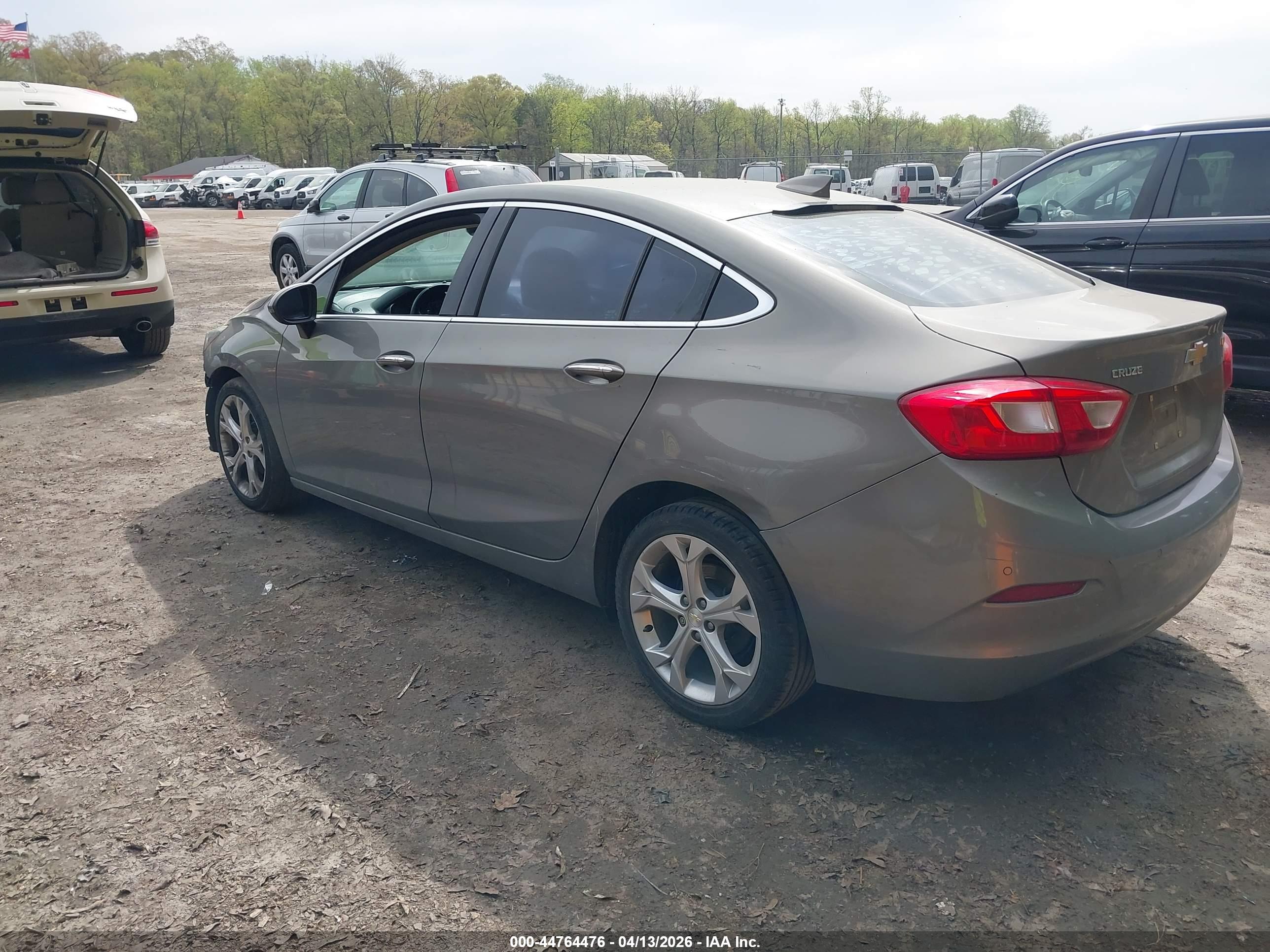 CHEVROLET CRUZE image 3