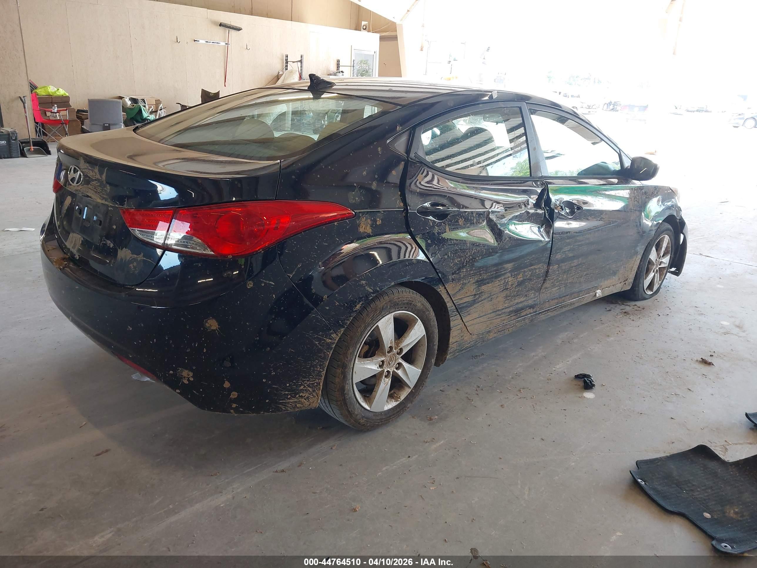 HYUNDAI ELANTRA image 4