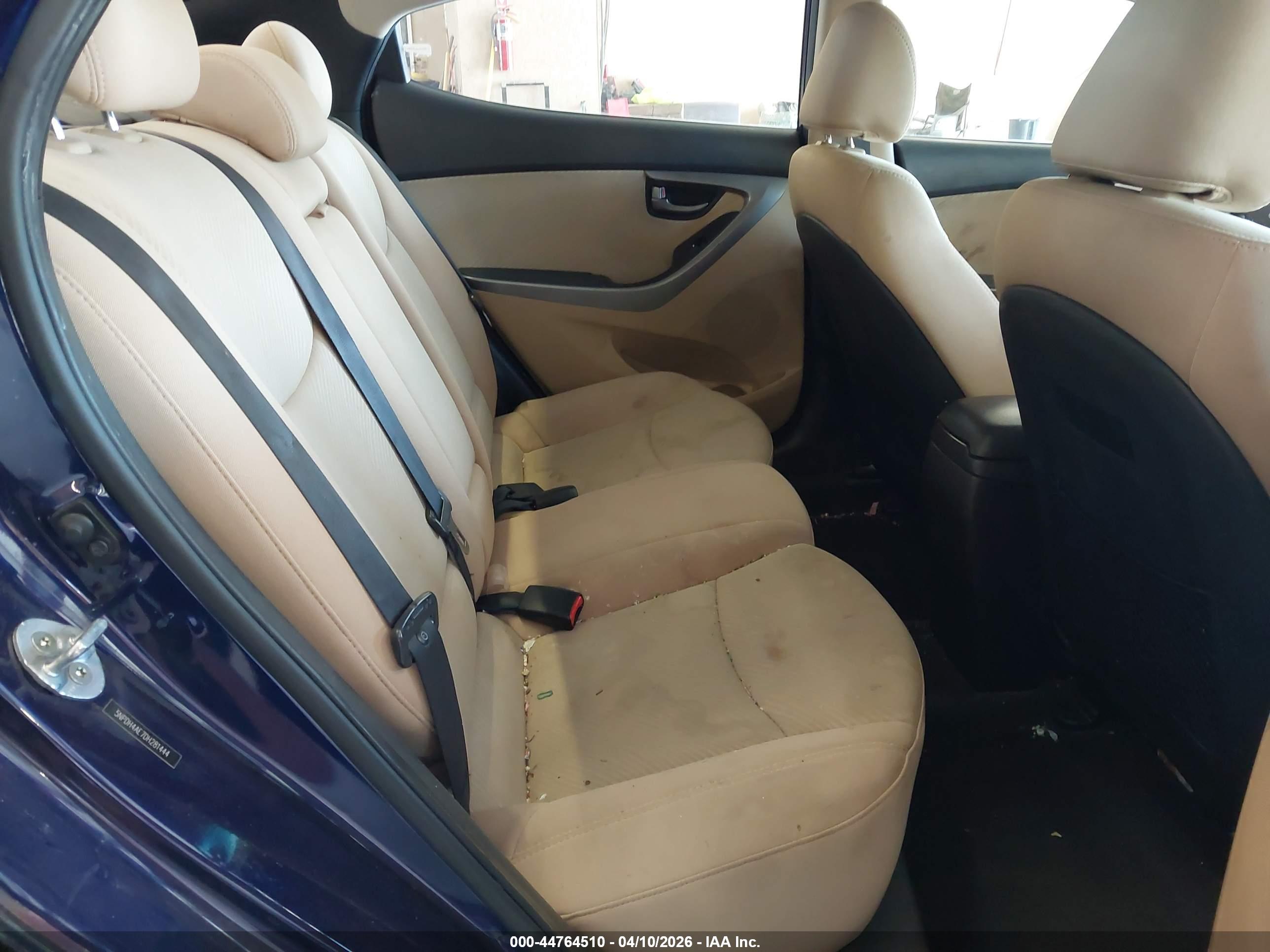 HYUNDAI ELANTRA image 8
