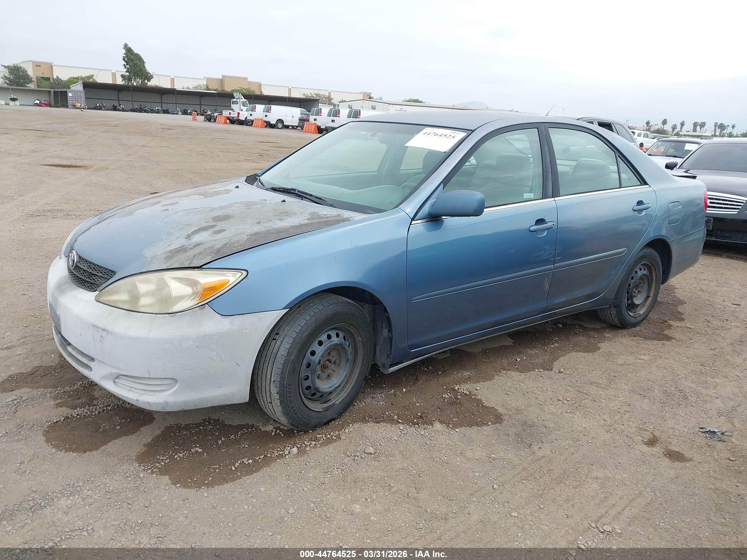 TOYOTA CAMRY image 2
