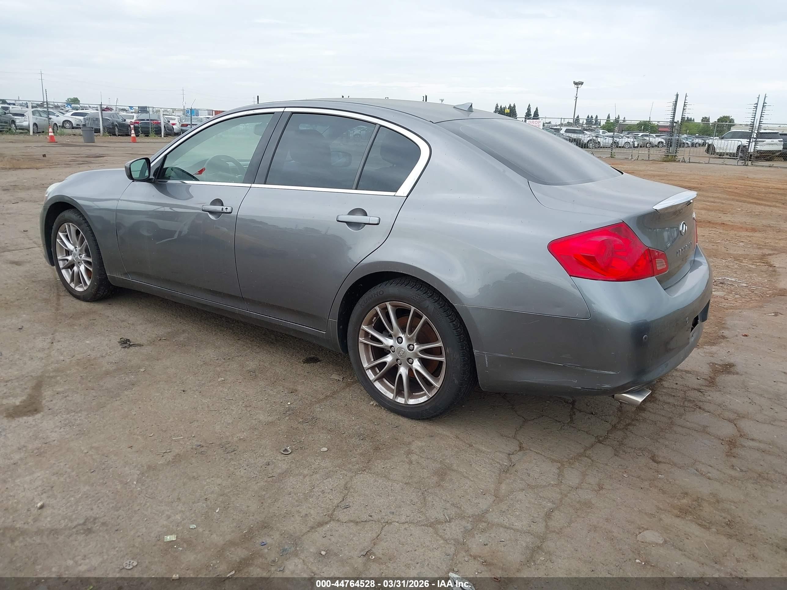 INFINITI G37X image 3