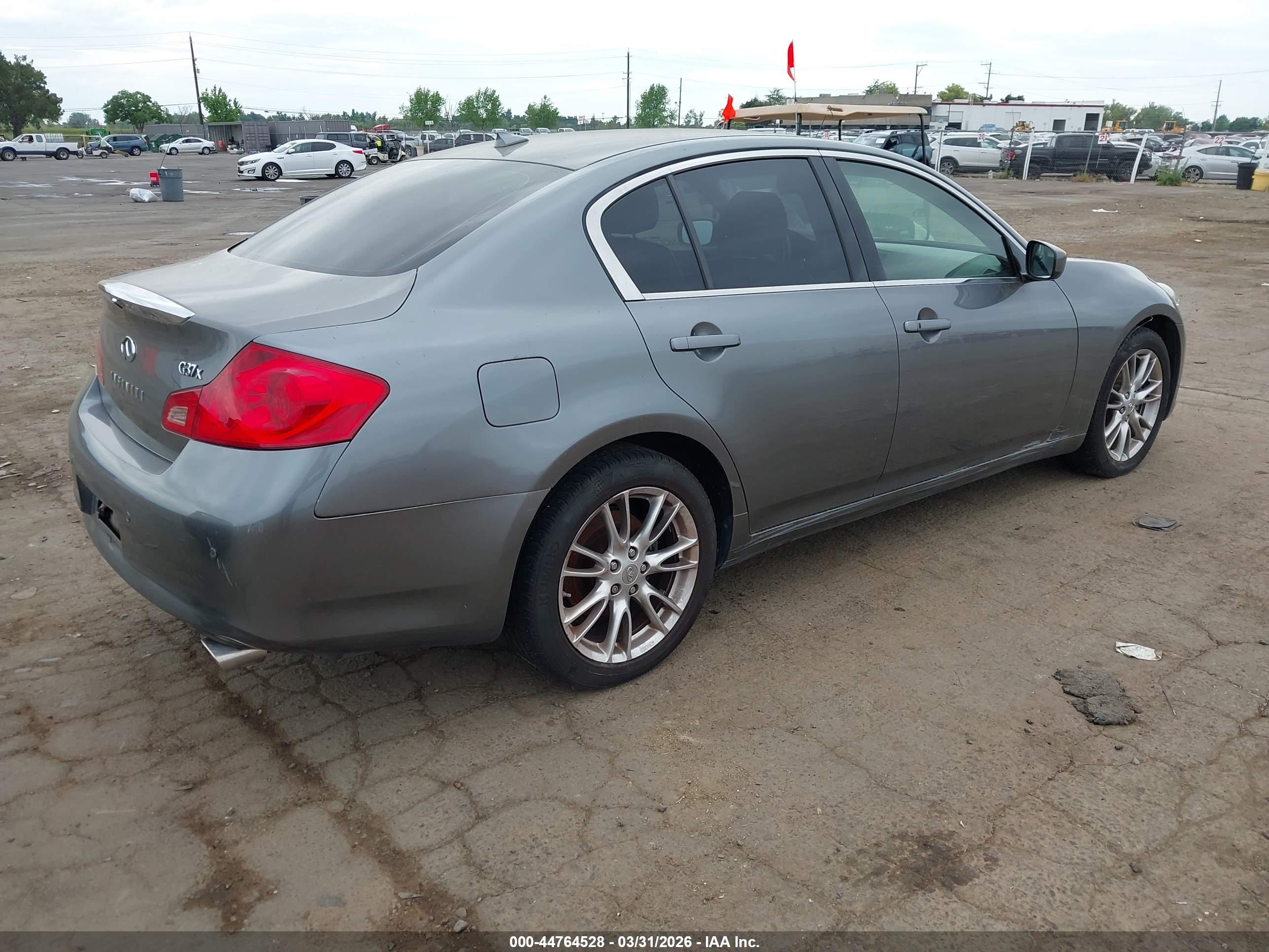 INFINITI G37X image 4