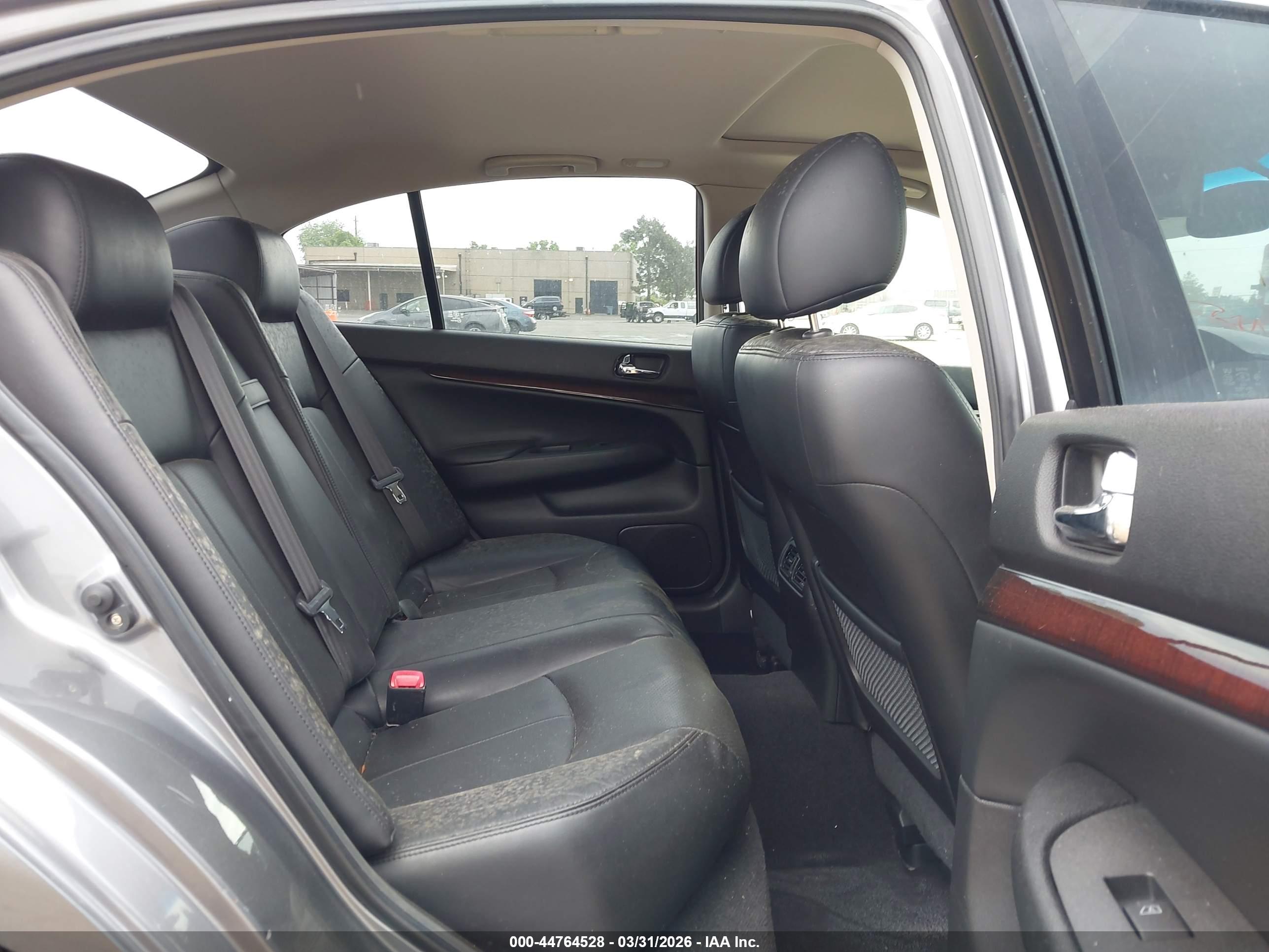 INFINITI G37X image 8