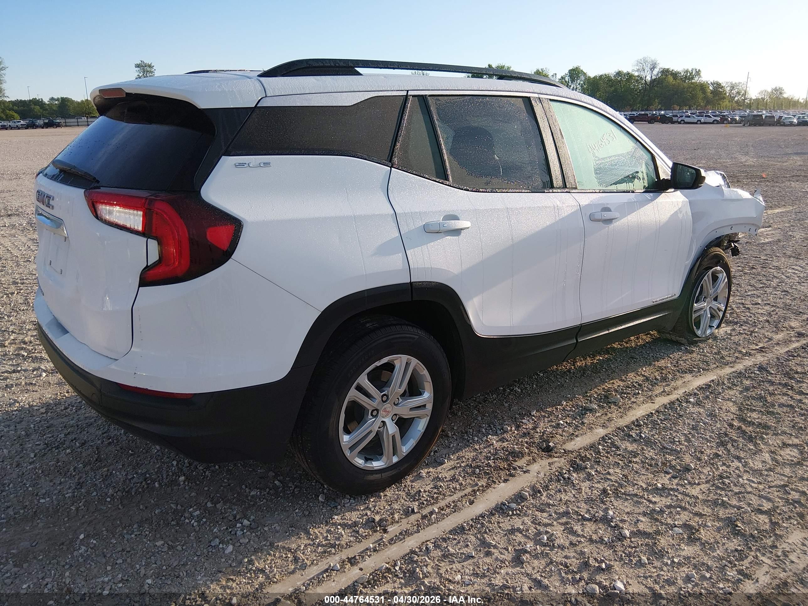 GMC TERRAIN image 4