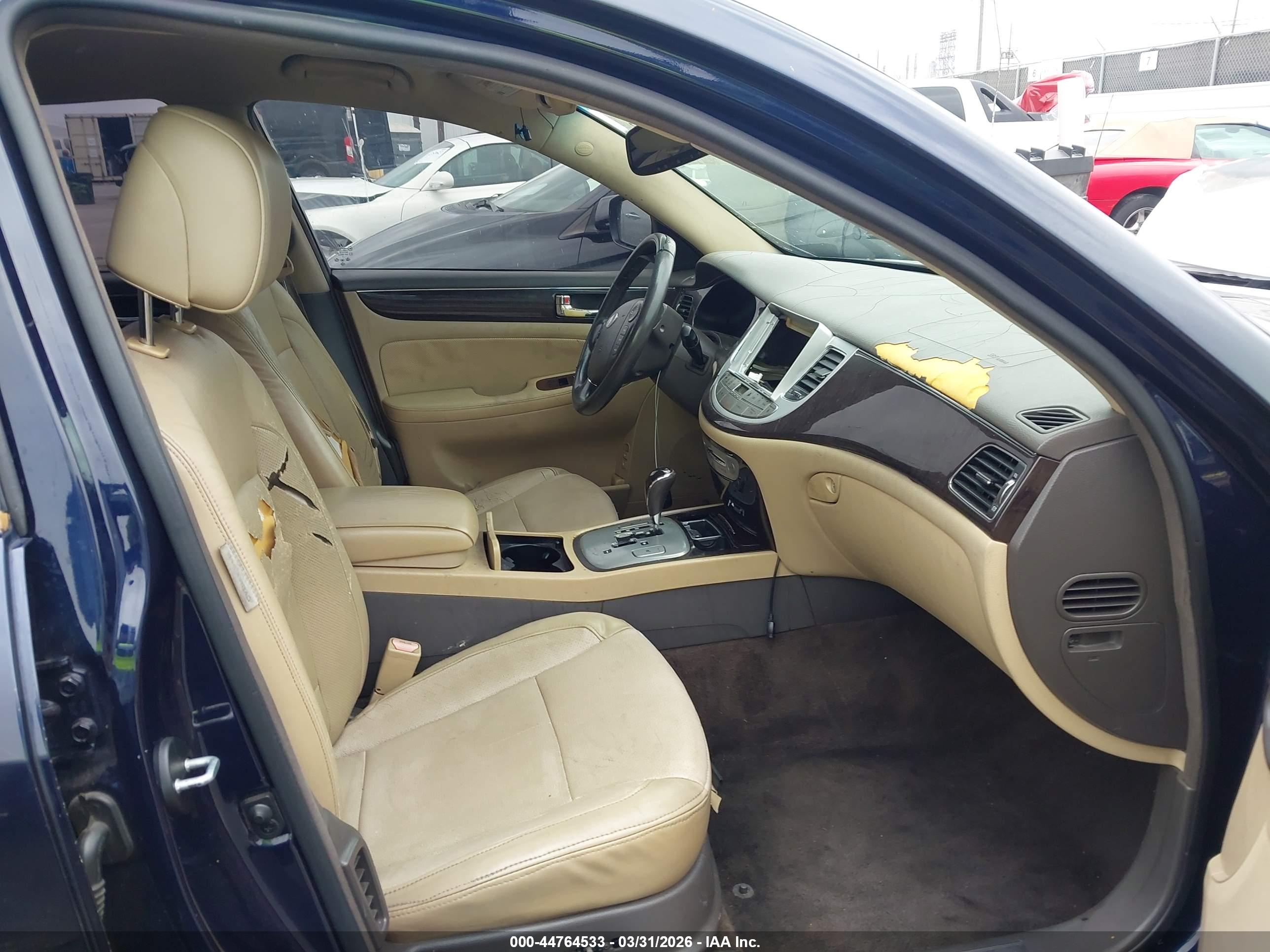 HYUNDAI GENESIS image 5