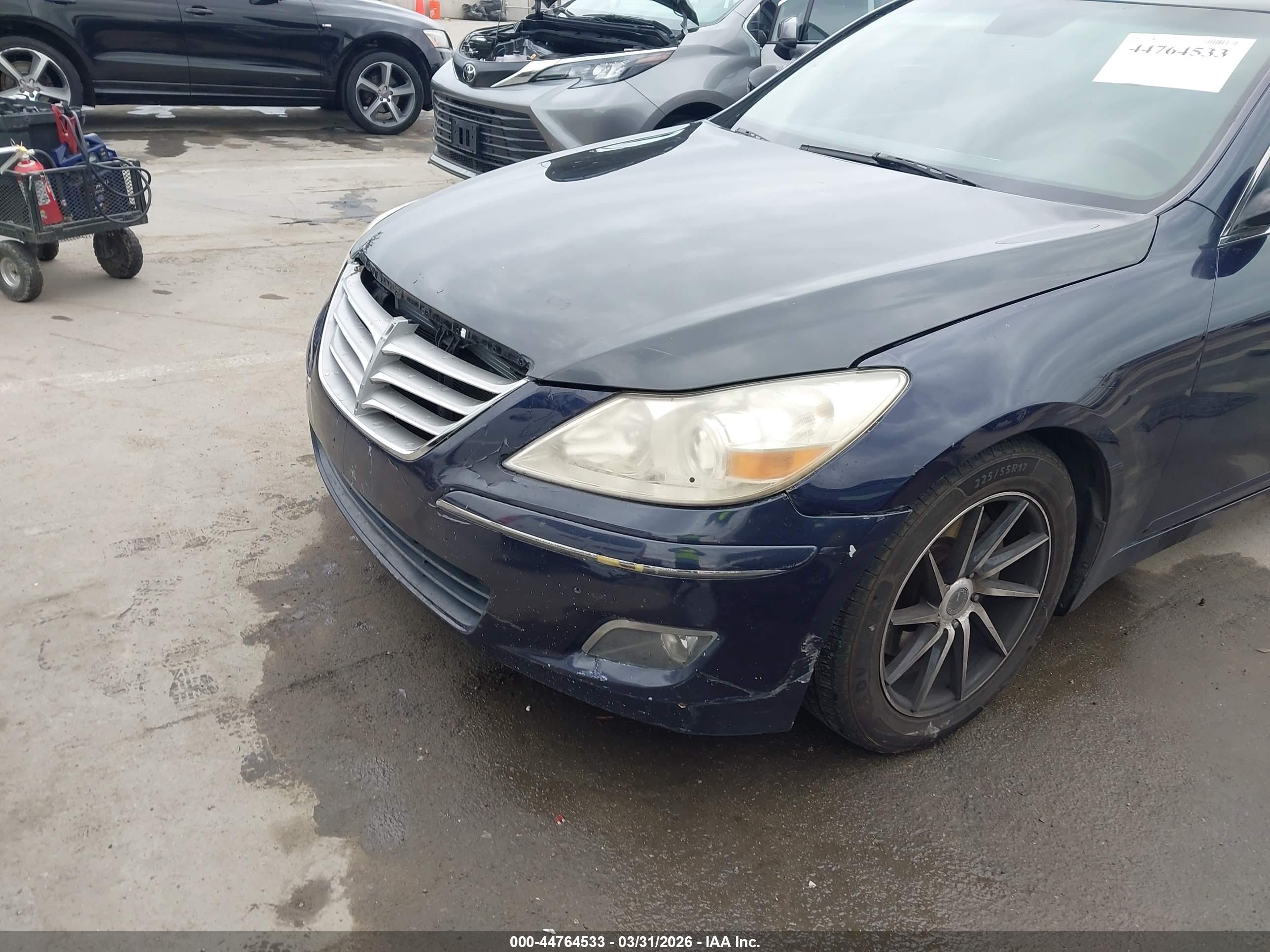 HYUNDAI GENESIS image 6