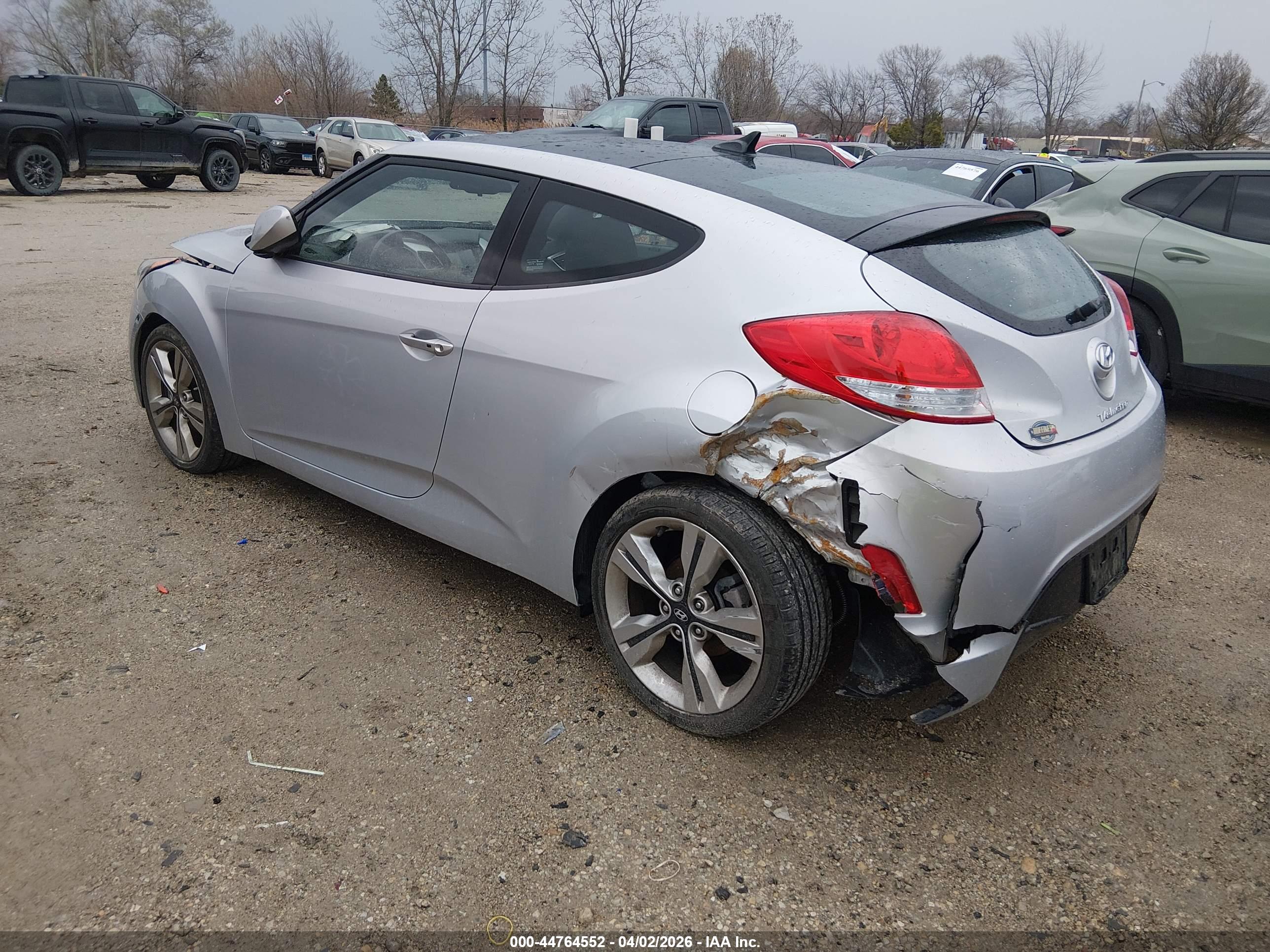 HYUNDAI VELOSTER image 3