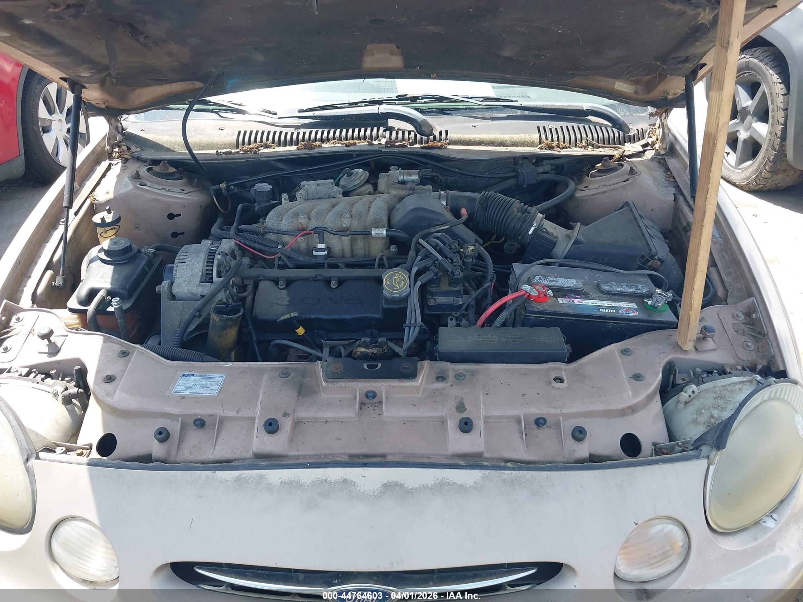 FORD TAURUS image 10