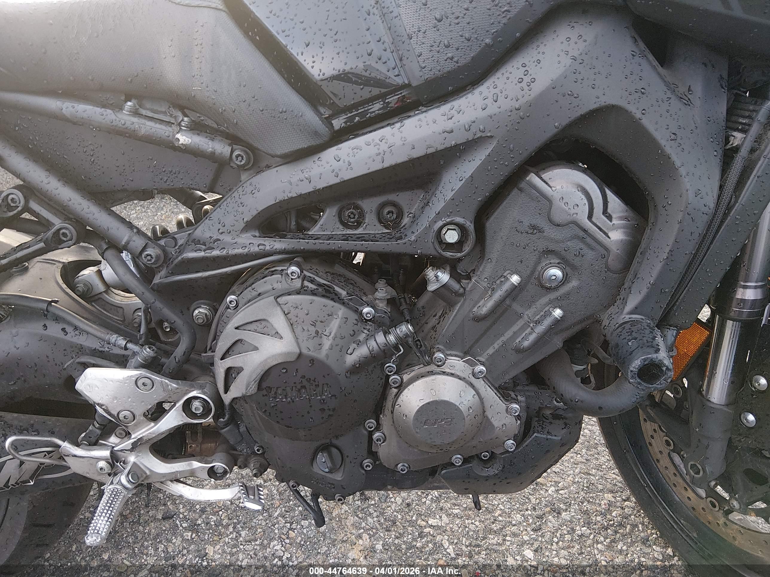 YAMAHA FZ09 image 8