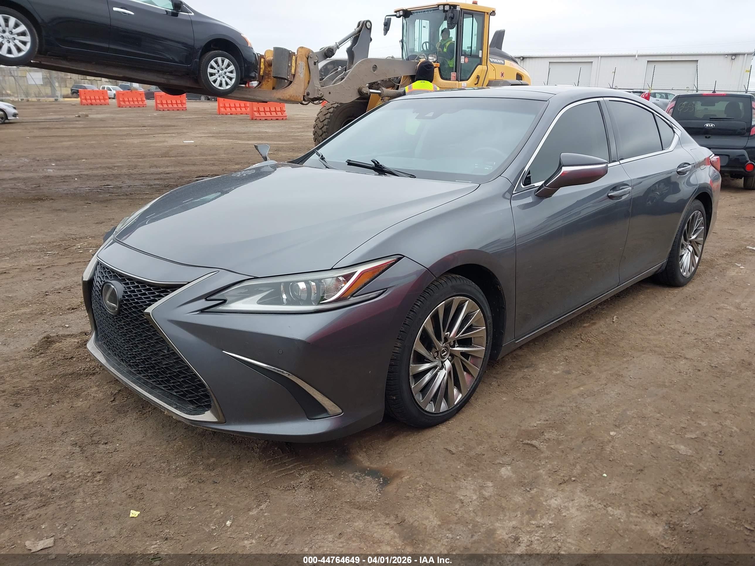 LEXUS ES image 2