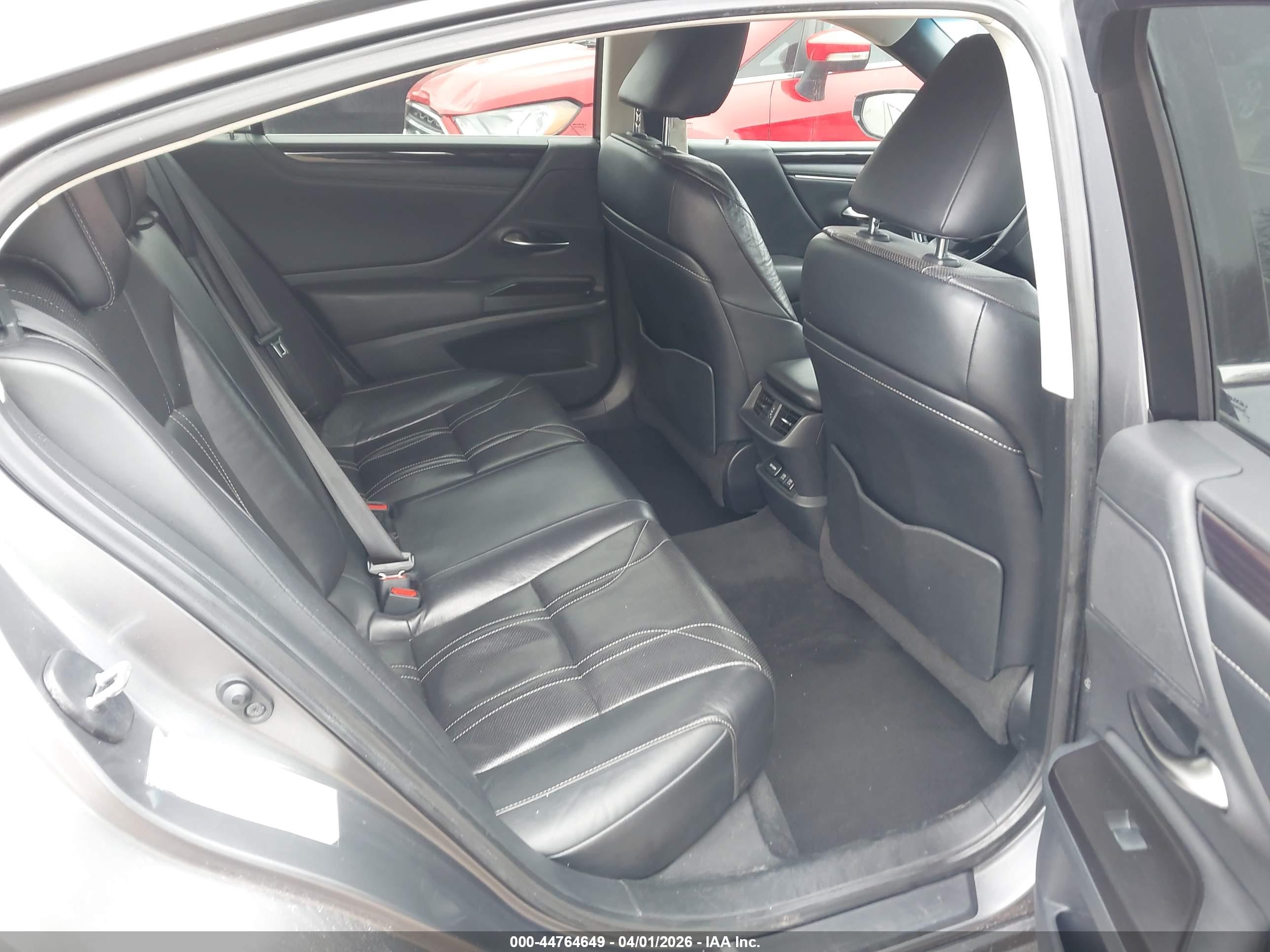 LEXUS ES image 8