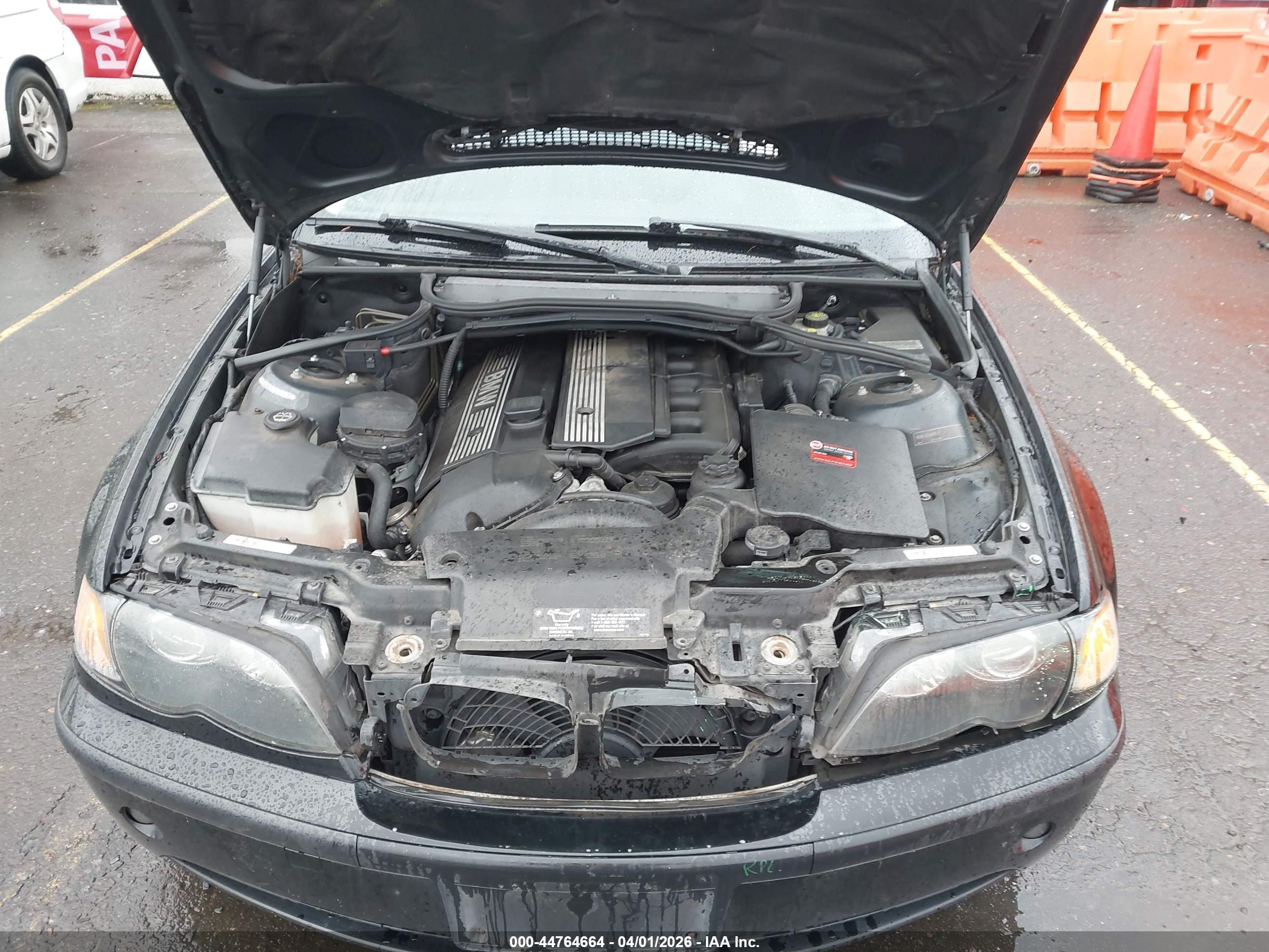 BMW 325XI image 10