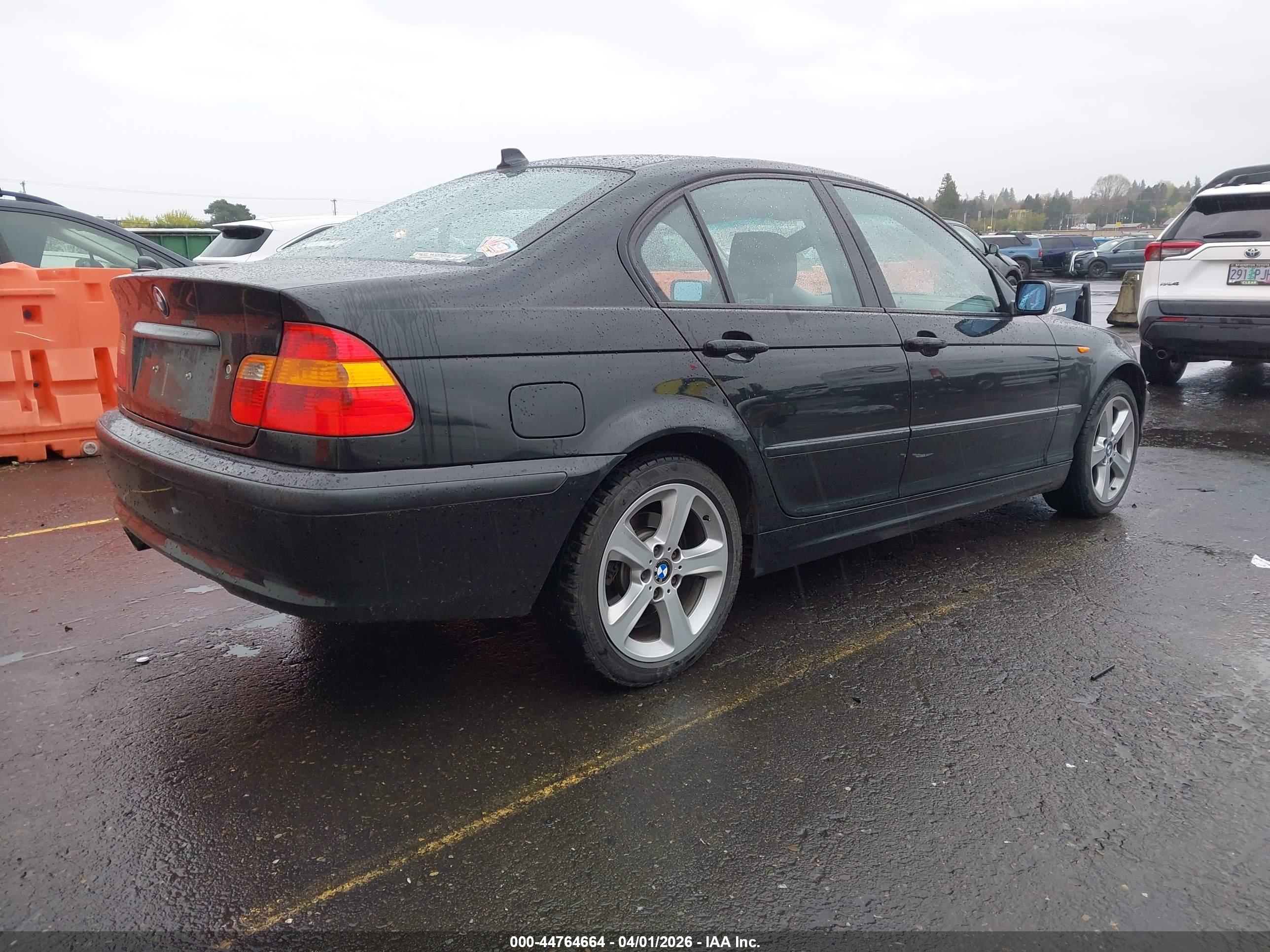 BMW 325XI image 4