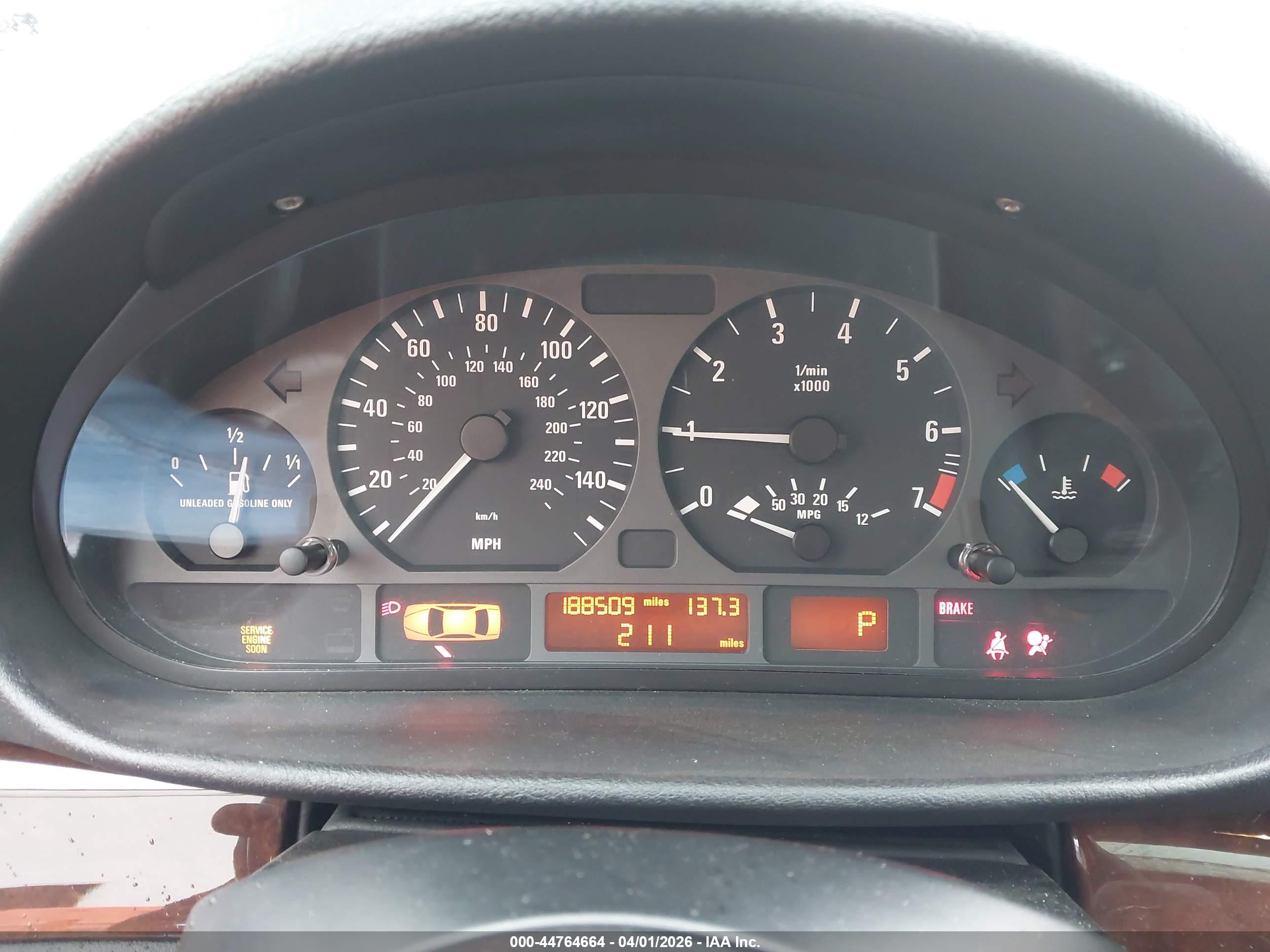 BMW 325XI image 7