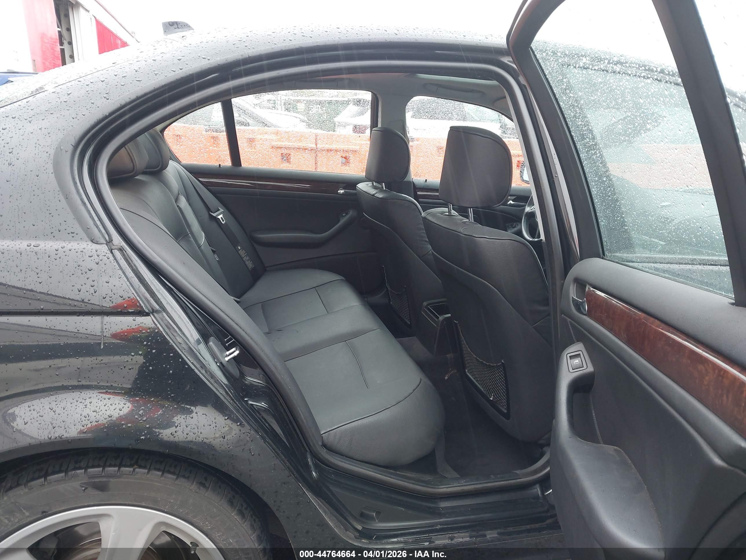 BMW 325XI image 8