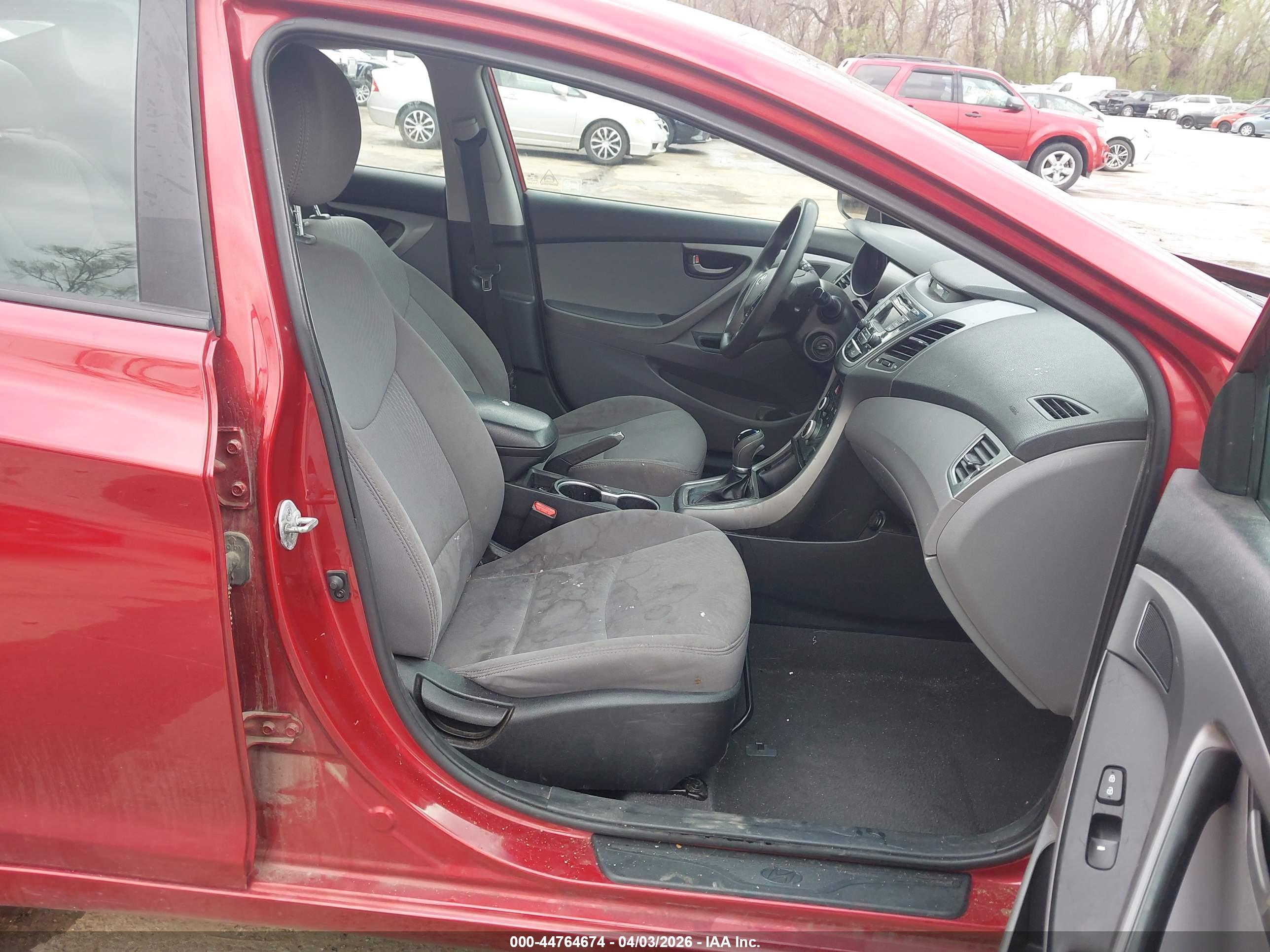 HYUNDAI ELANTRA image 5