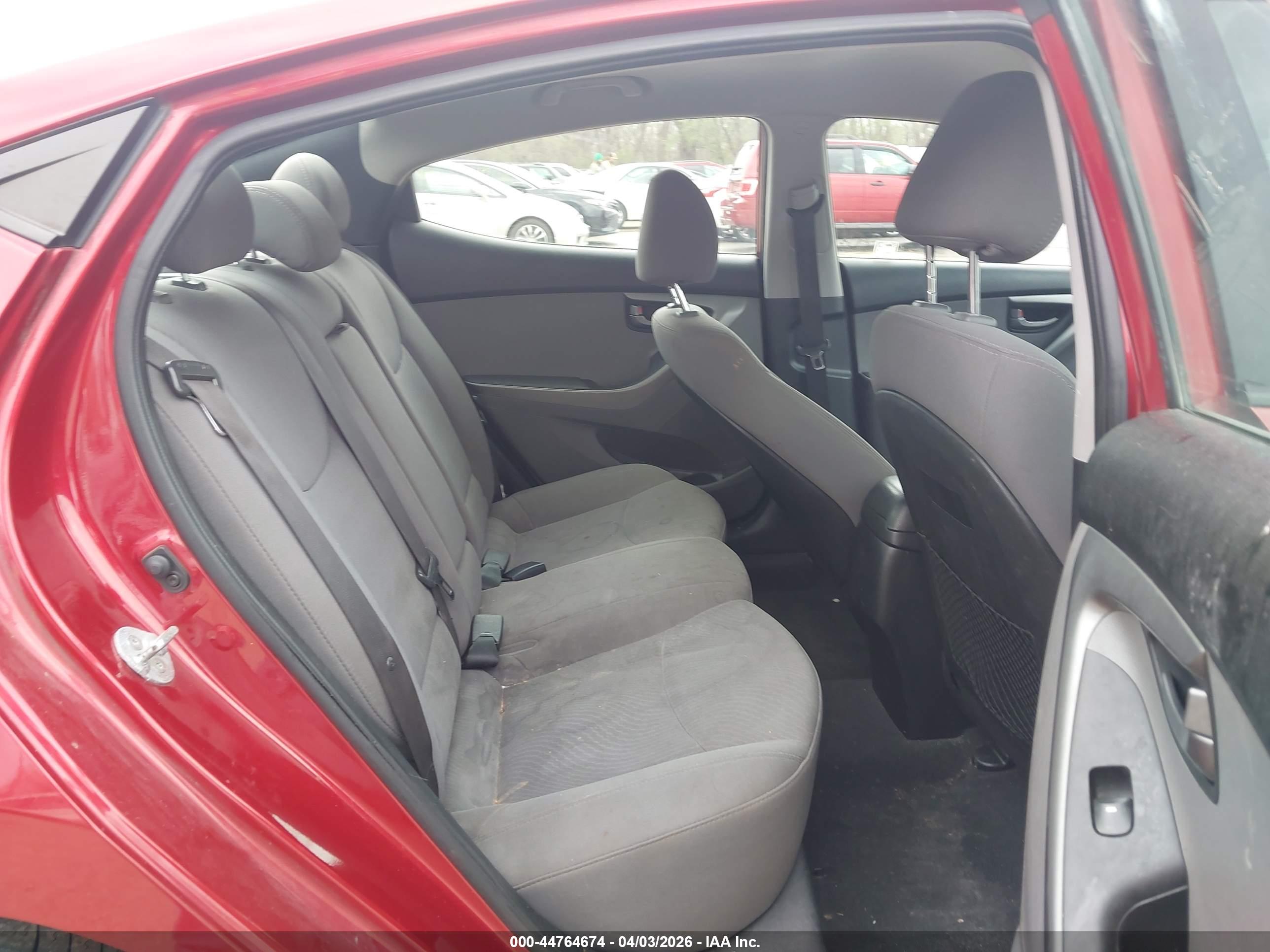 HYUNDAI ELANTRA image 8