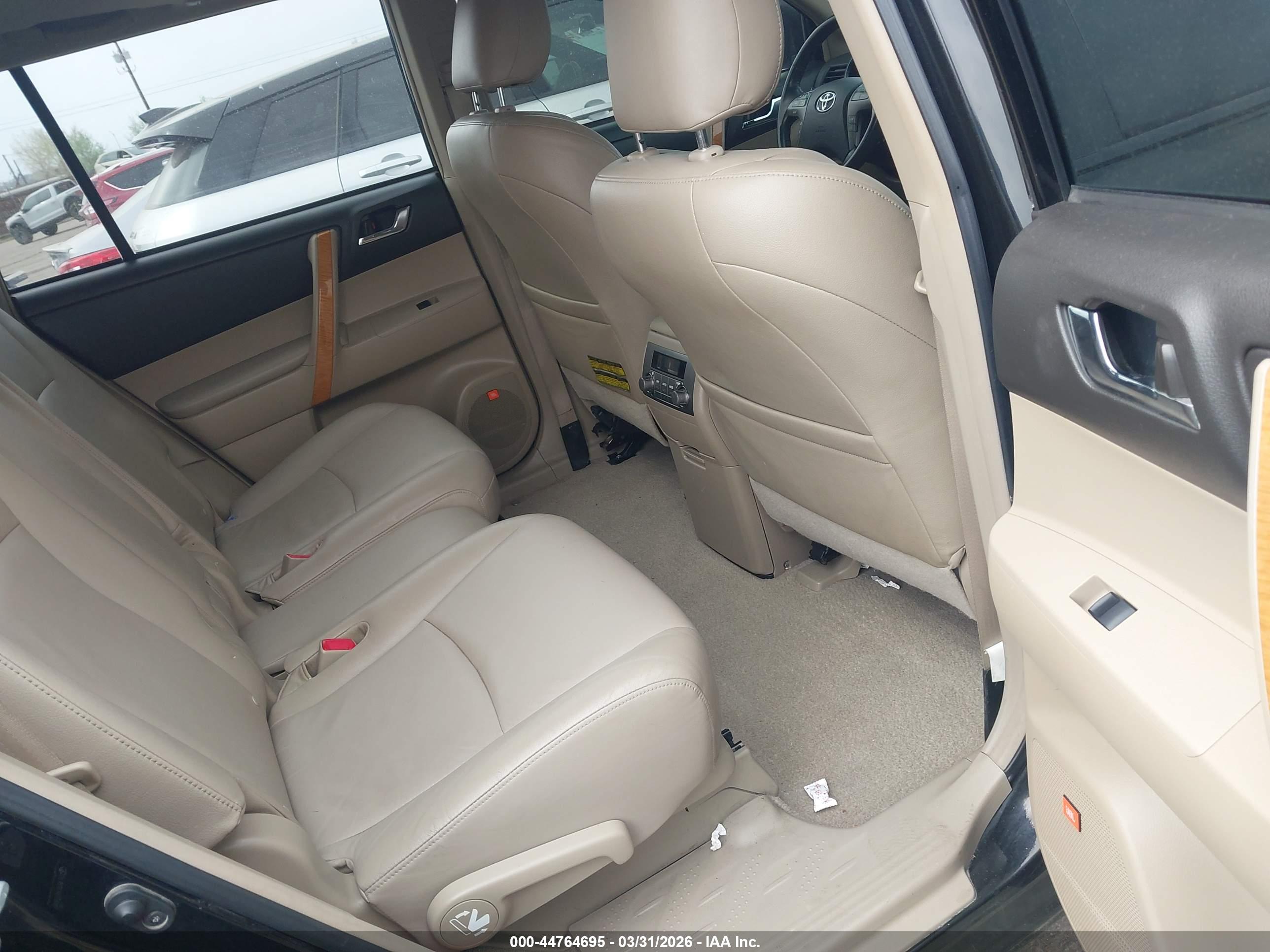 TOYOTA HIGHLANDER image 8