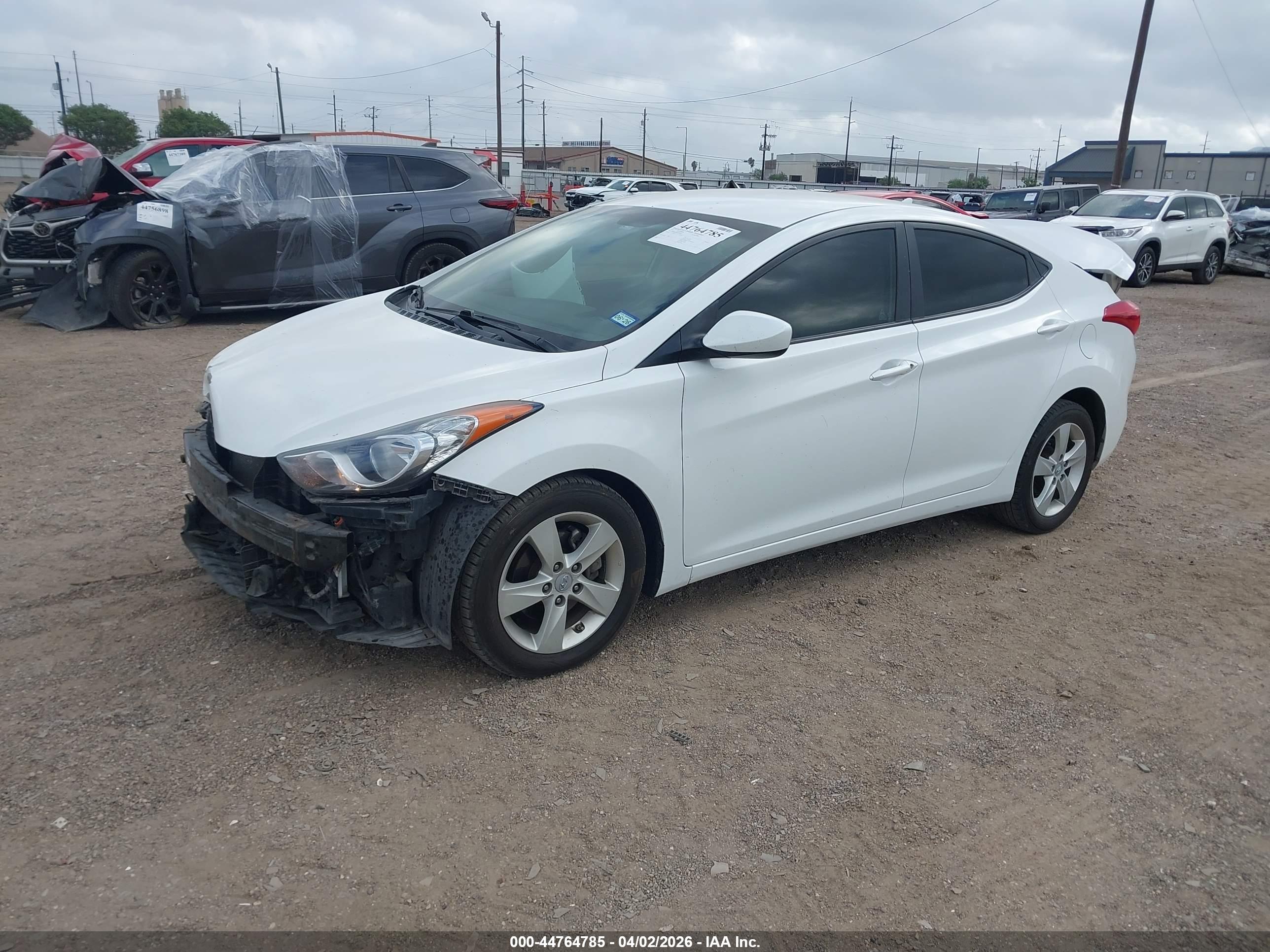 HYUNDAI ELANTRA image 2