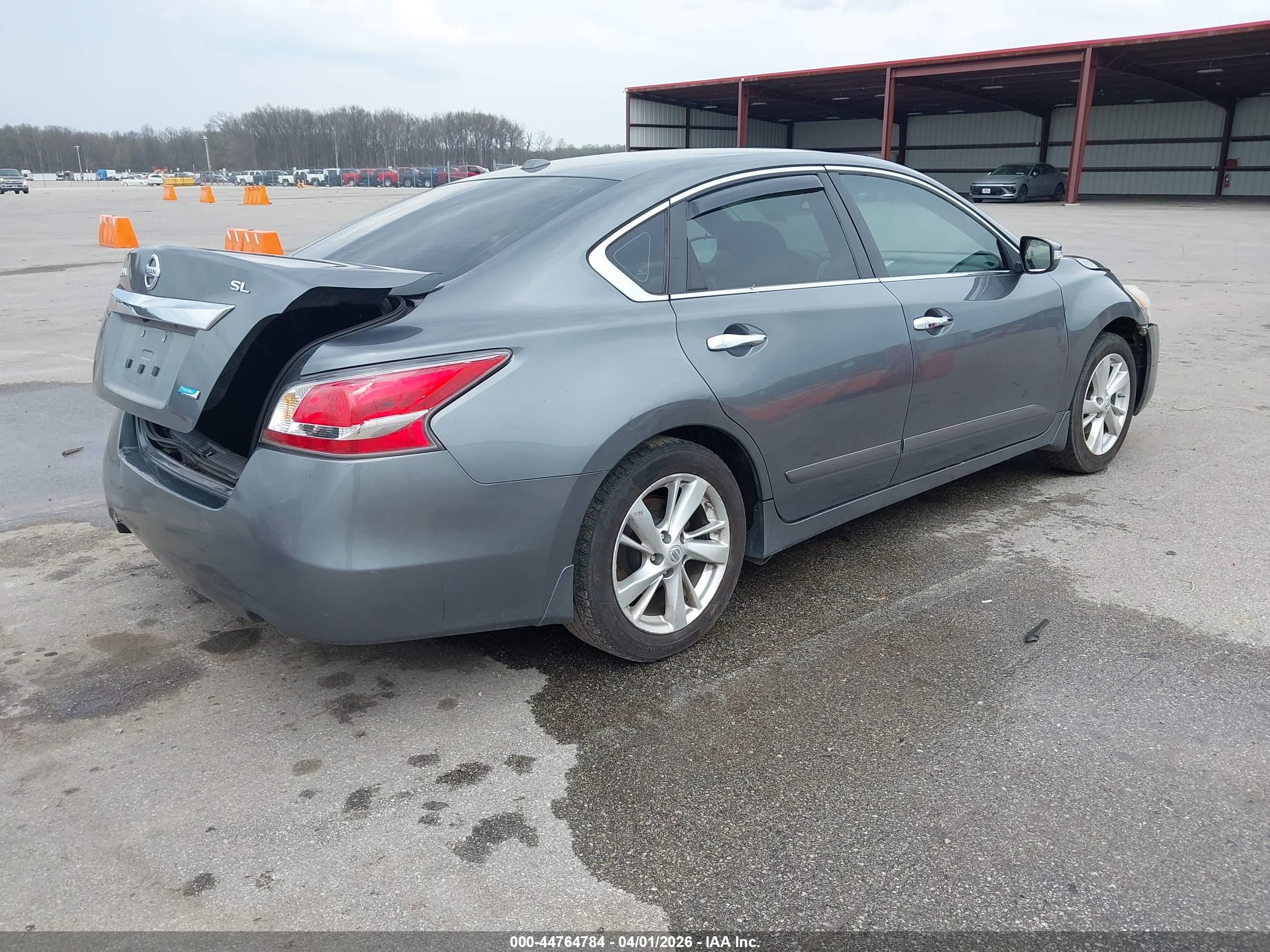 NISSAN ALTIMA image 4