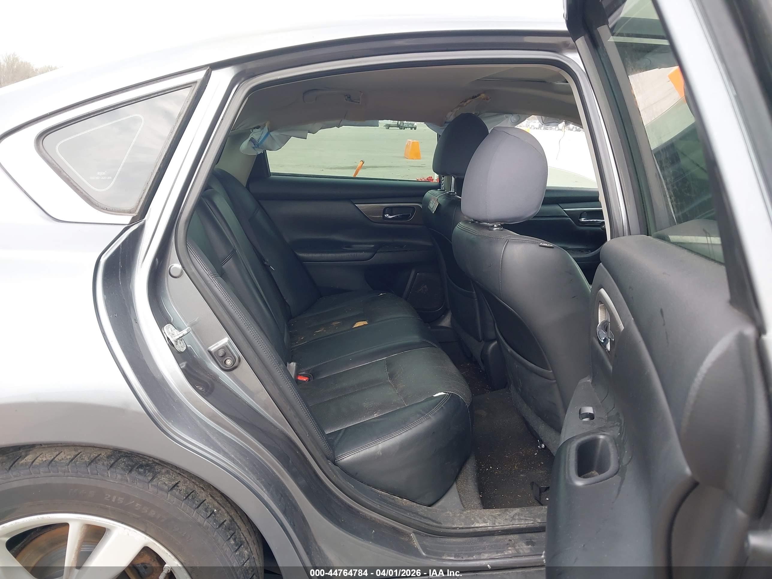 NISSAN ALTIMA image 8