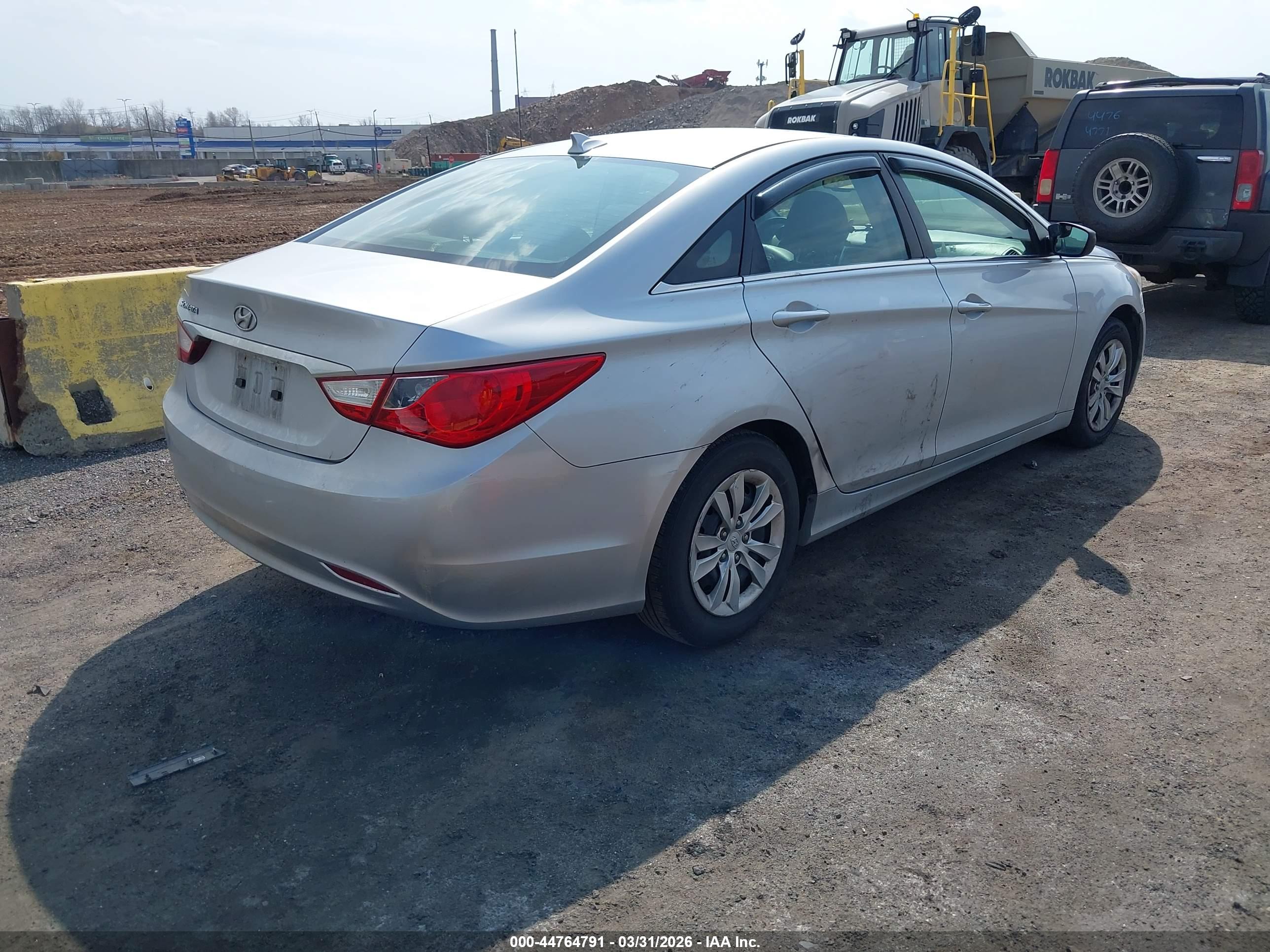 HYUNDAI SONATA image 4