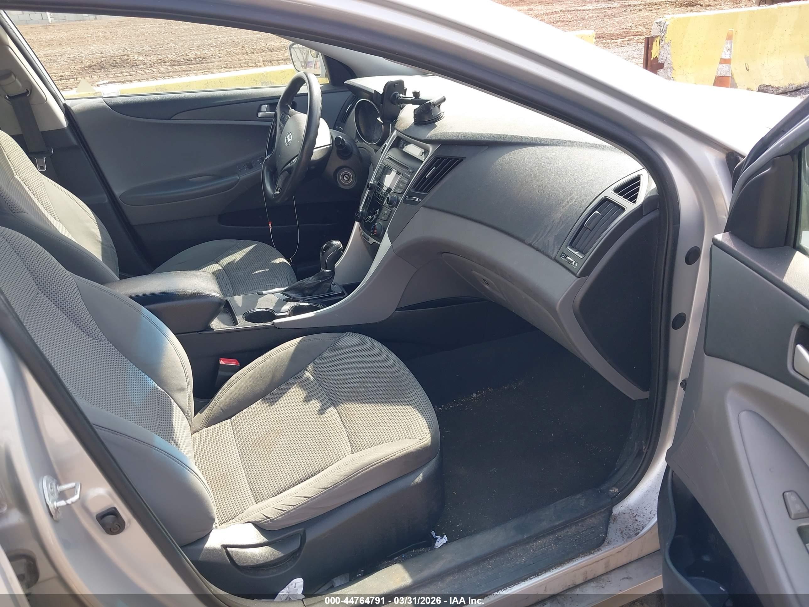 HYUNDAI SONATA image 5