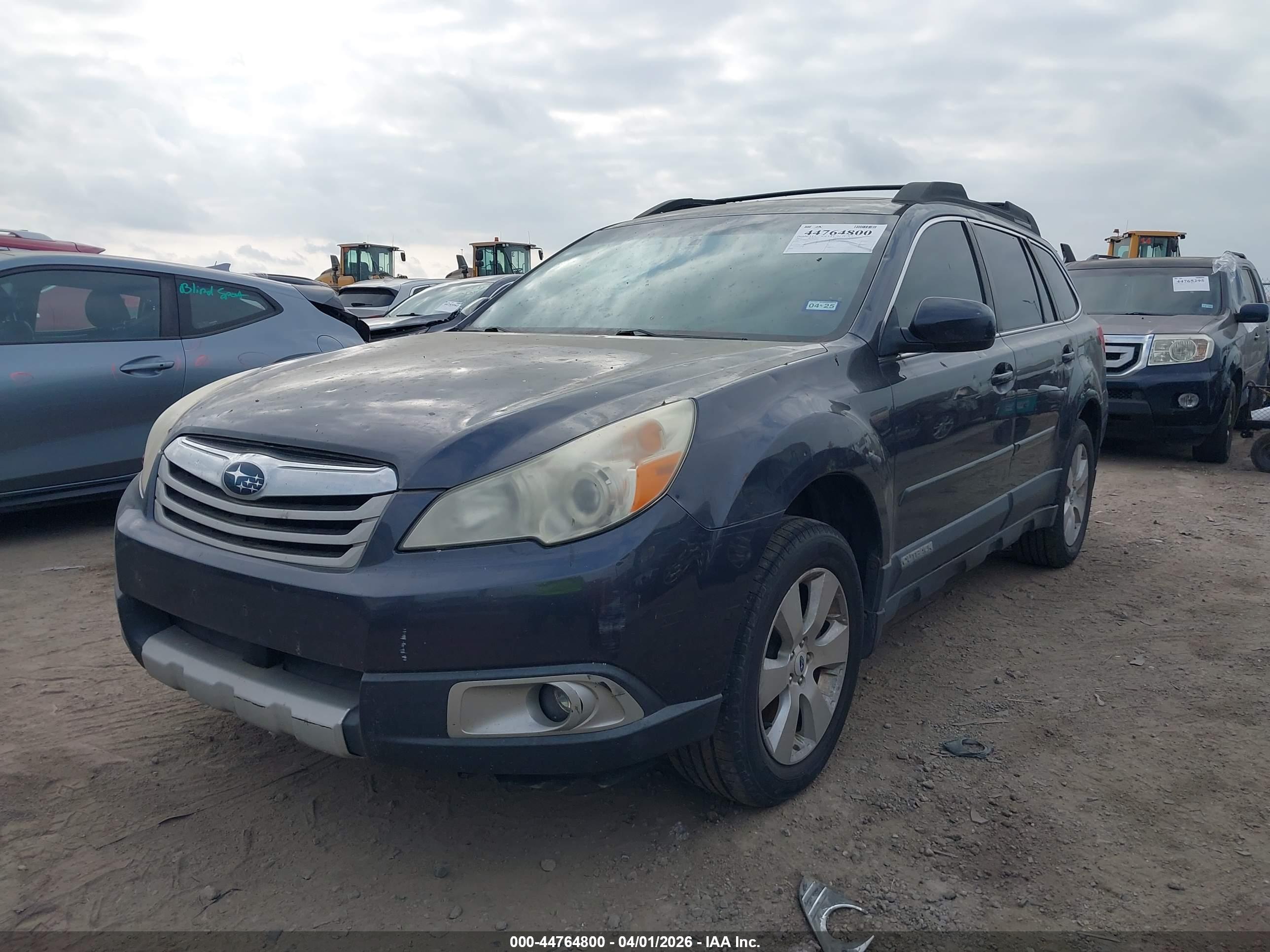 SUBARU OUTBACK image 2
