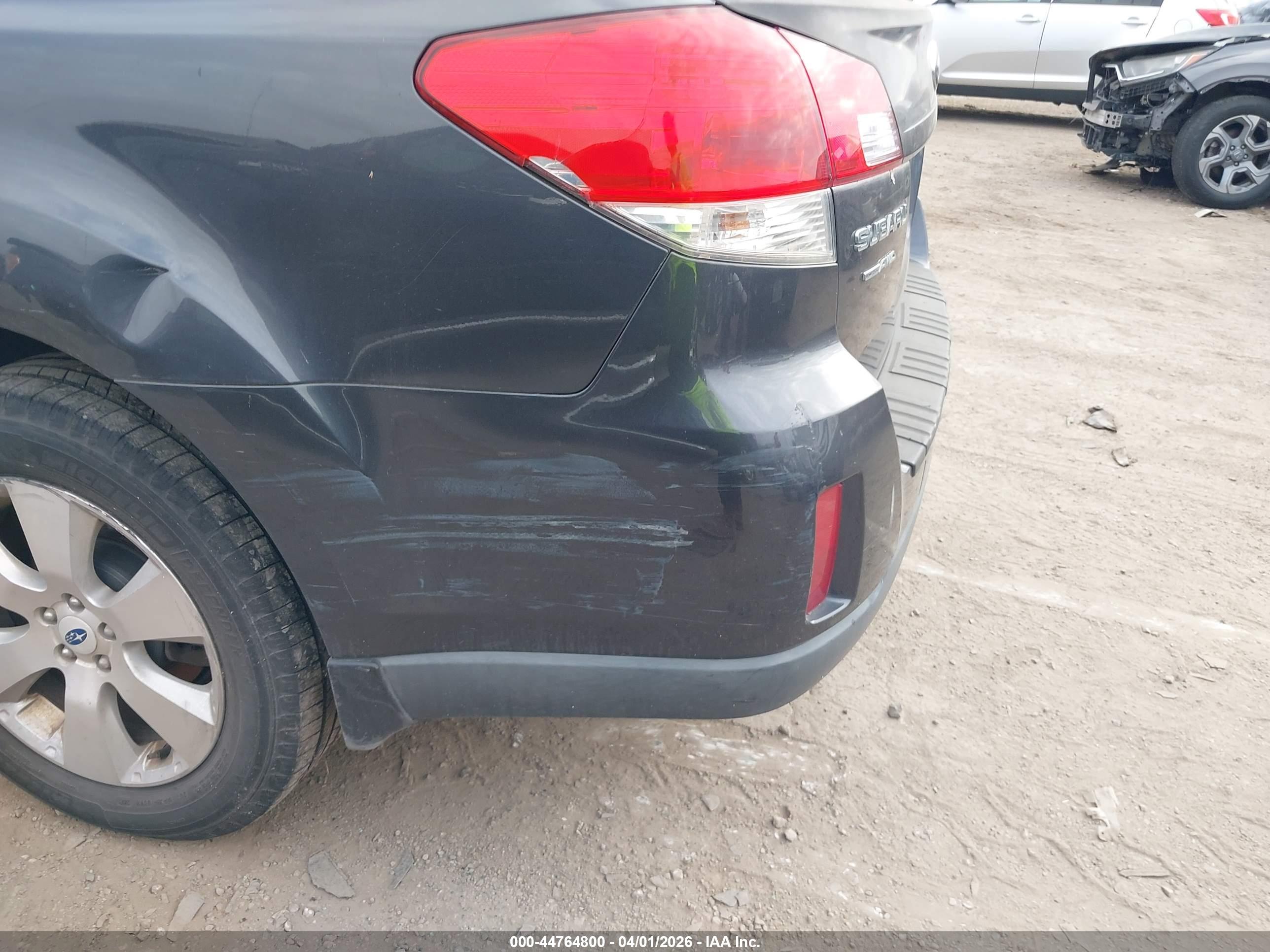 SUBARU OUTBACK image 6