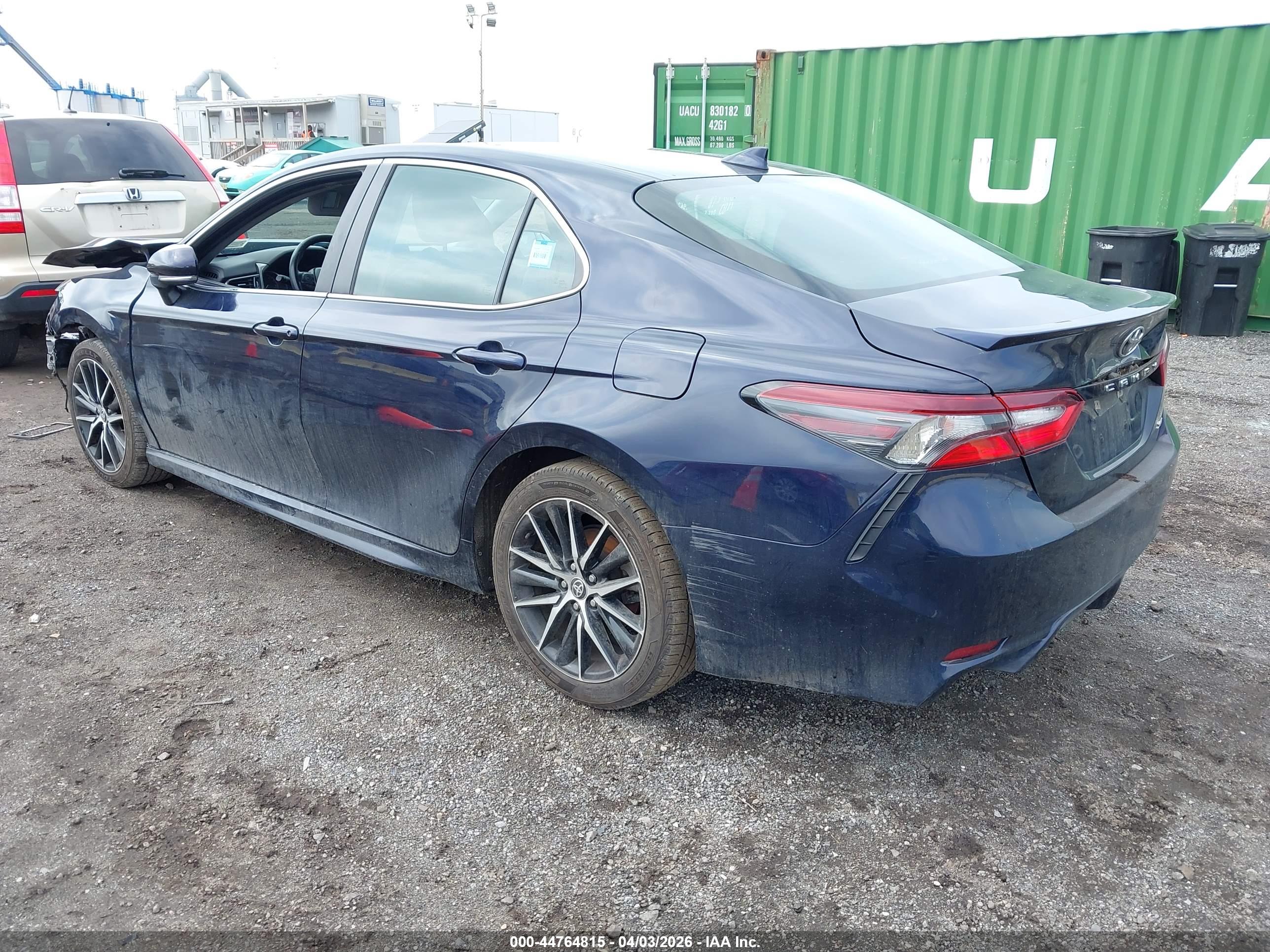 TOYOTA CAMRY image 3
