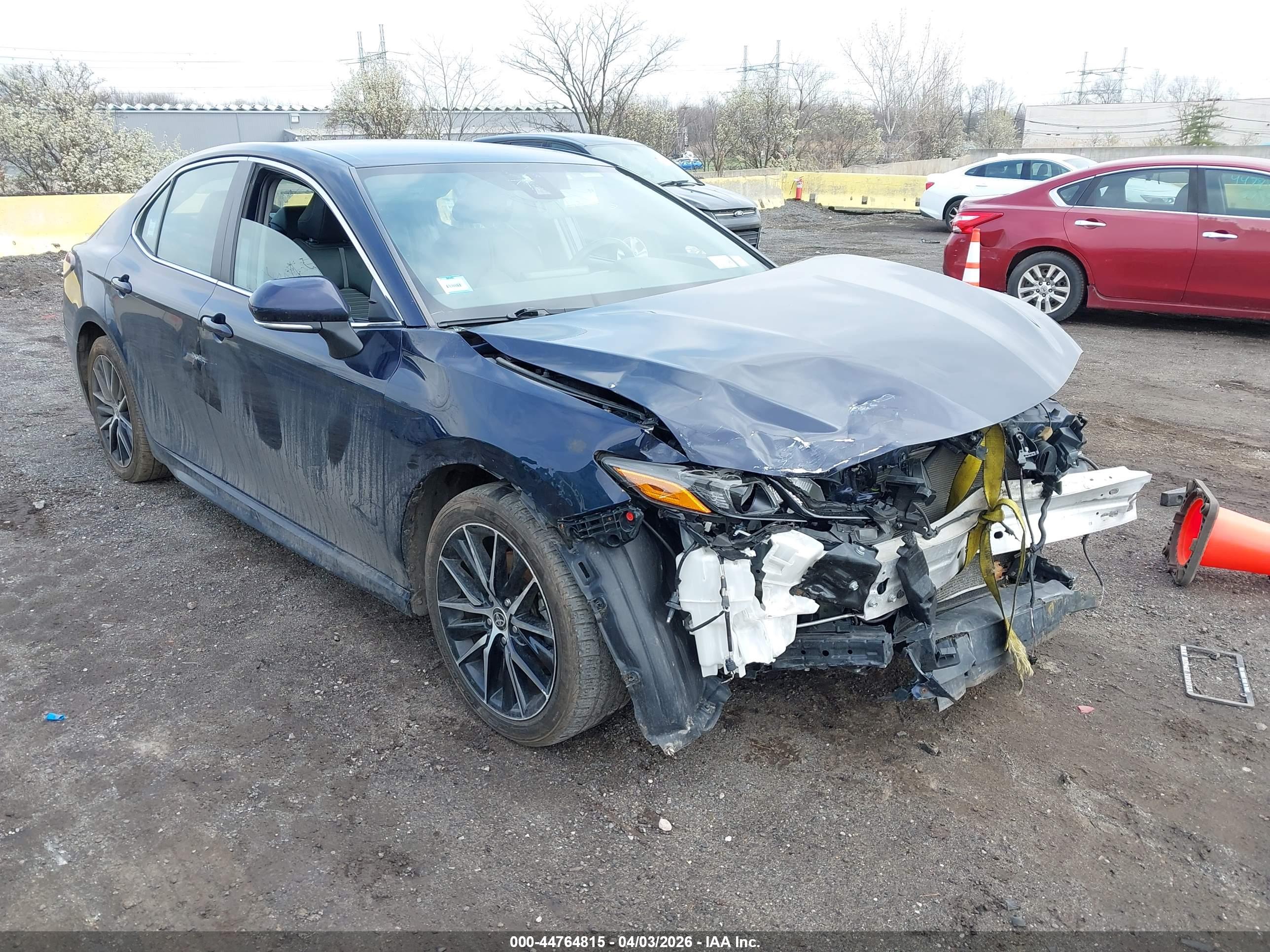 TOYOTA CAMRY image 6