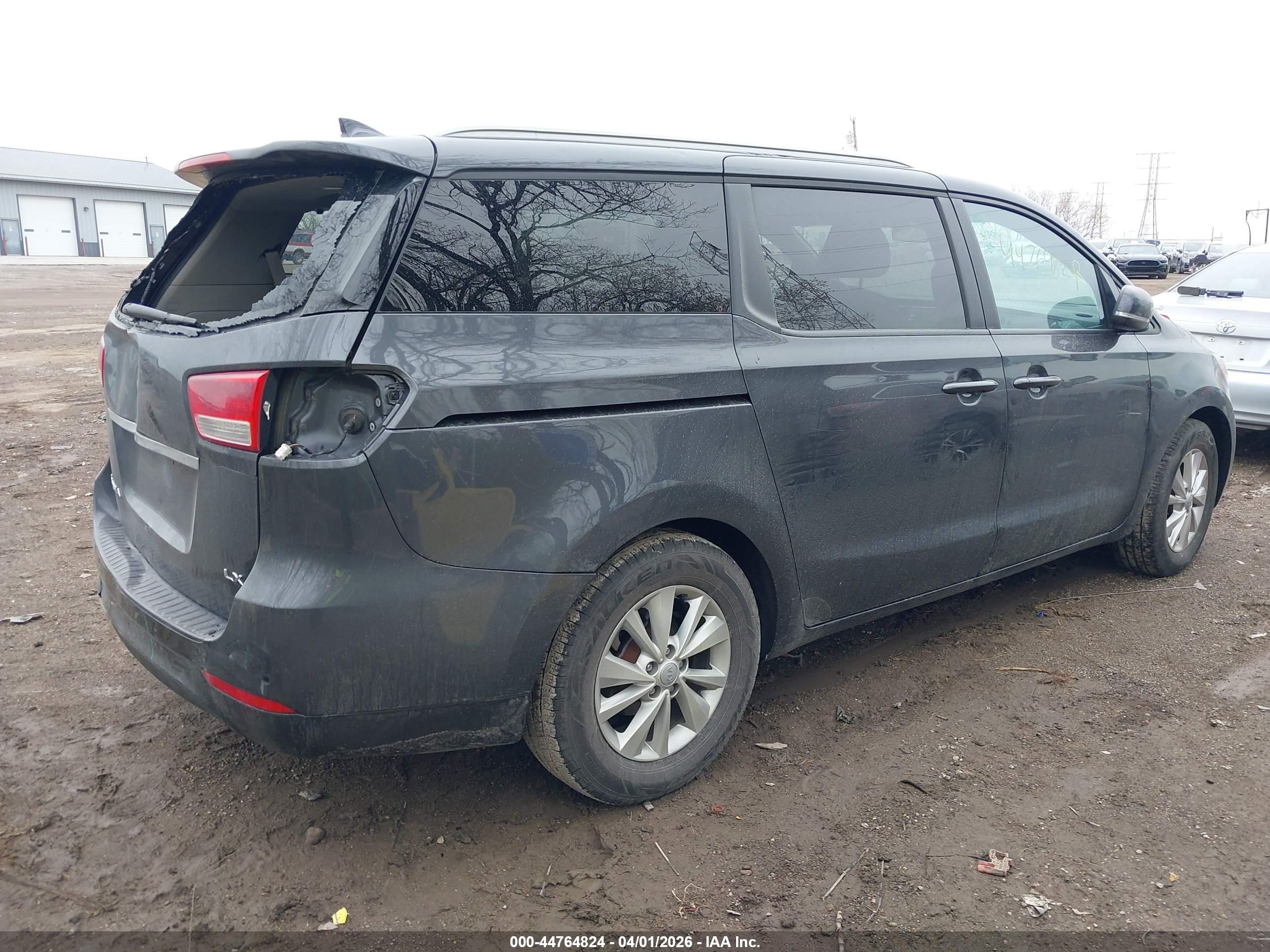 KIA SEDONA image 4