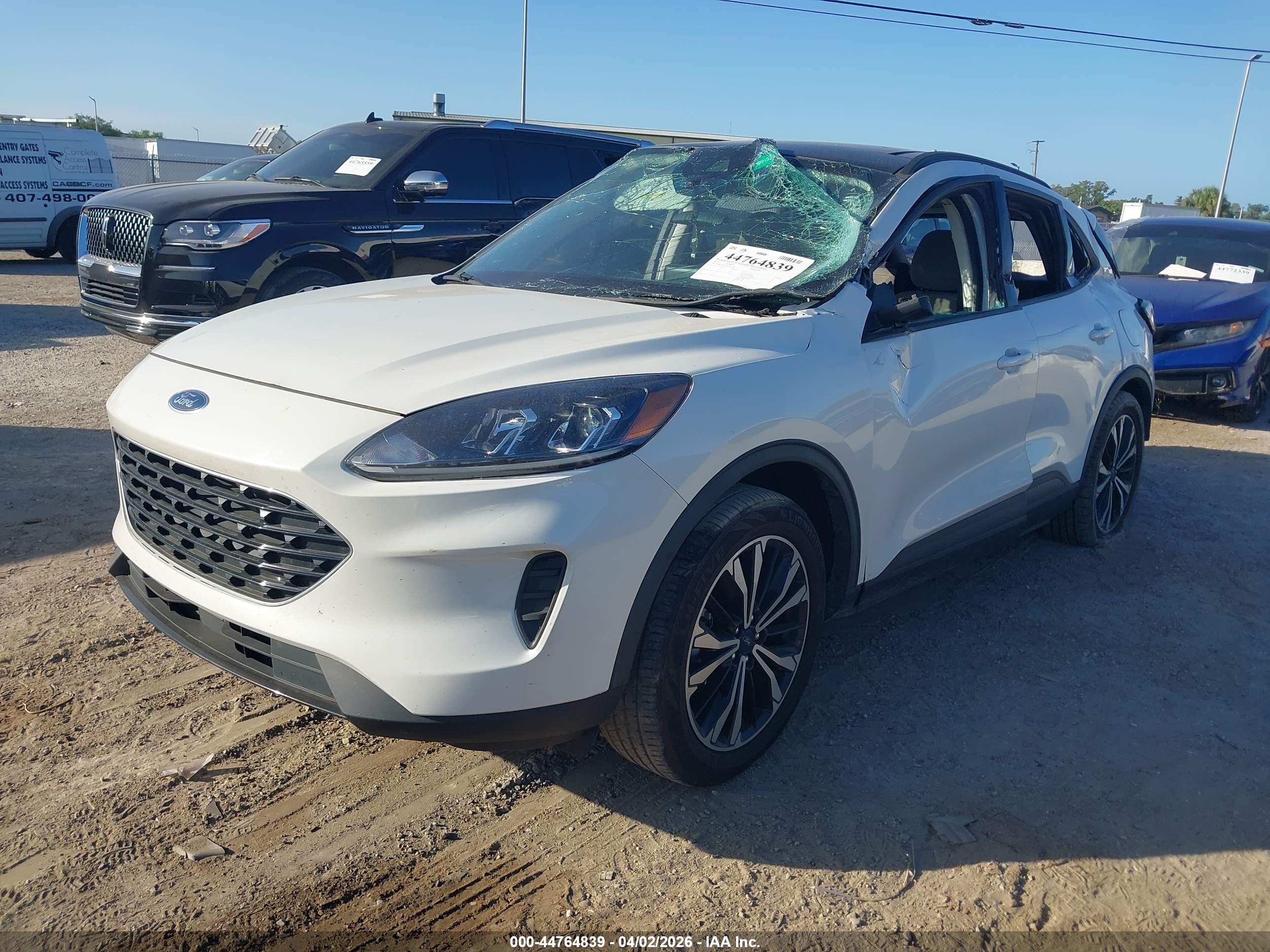 FORD ESCAPE image 2