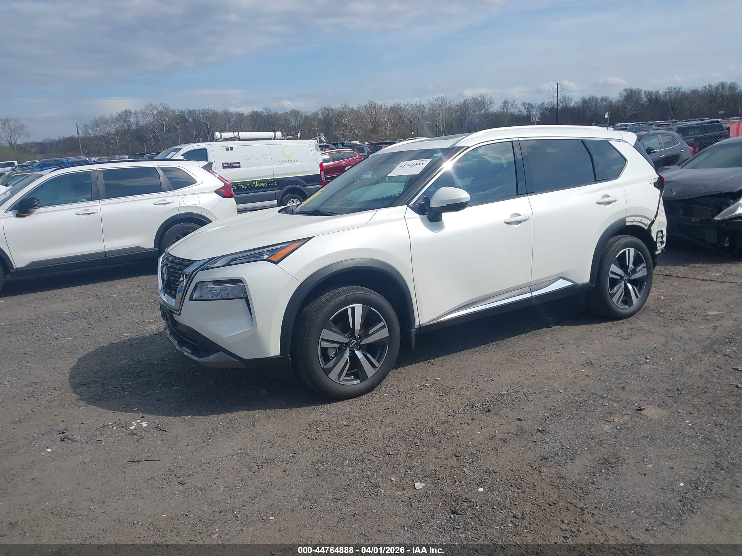 NISSAN ROGUE image 2