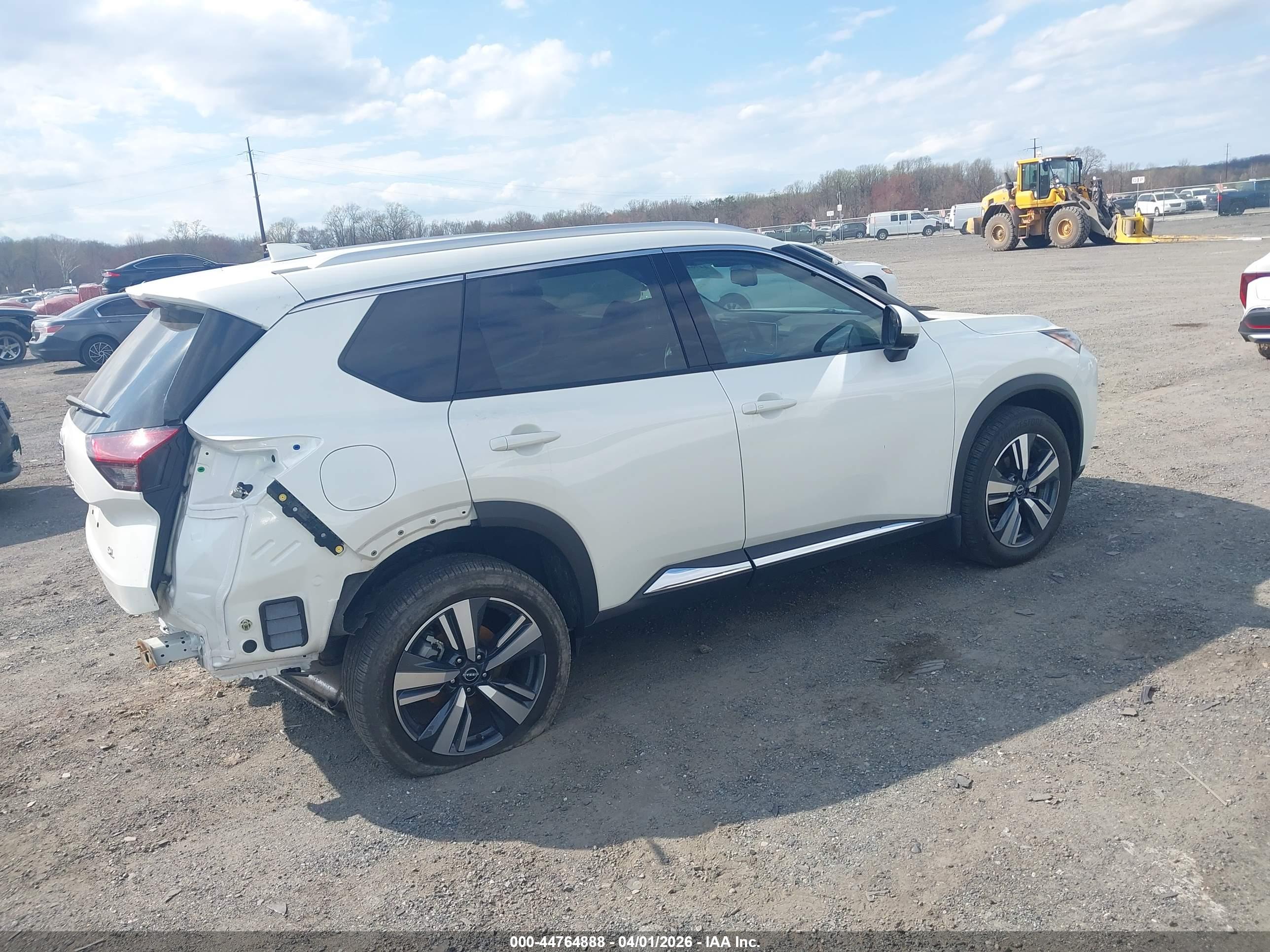 NISSAN ROGUE image 4