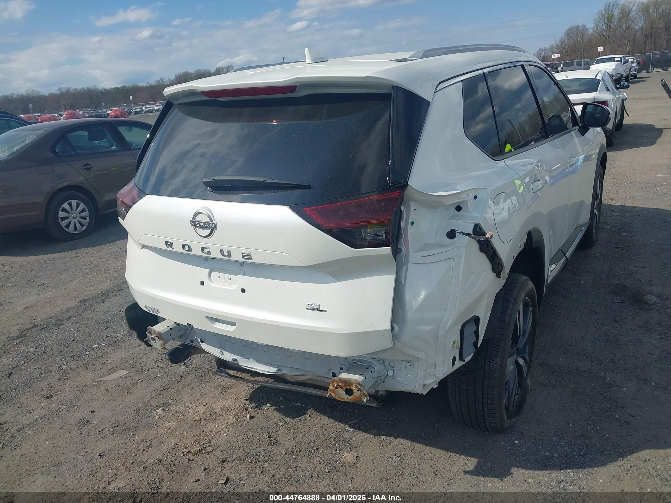 NISSAN ROGUE image 6