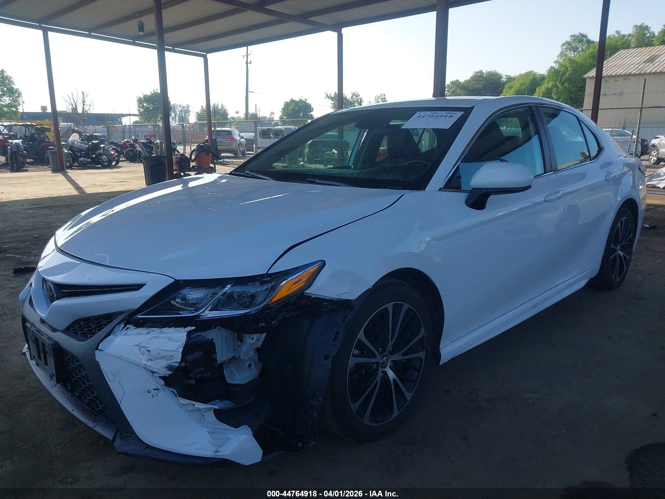 TOYOTA CAMRY image 2