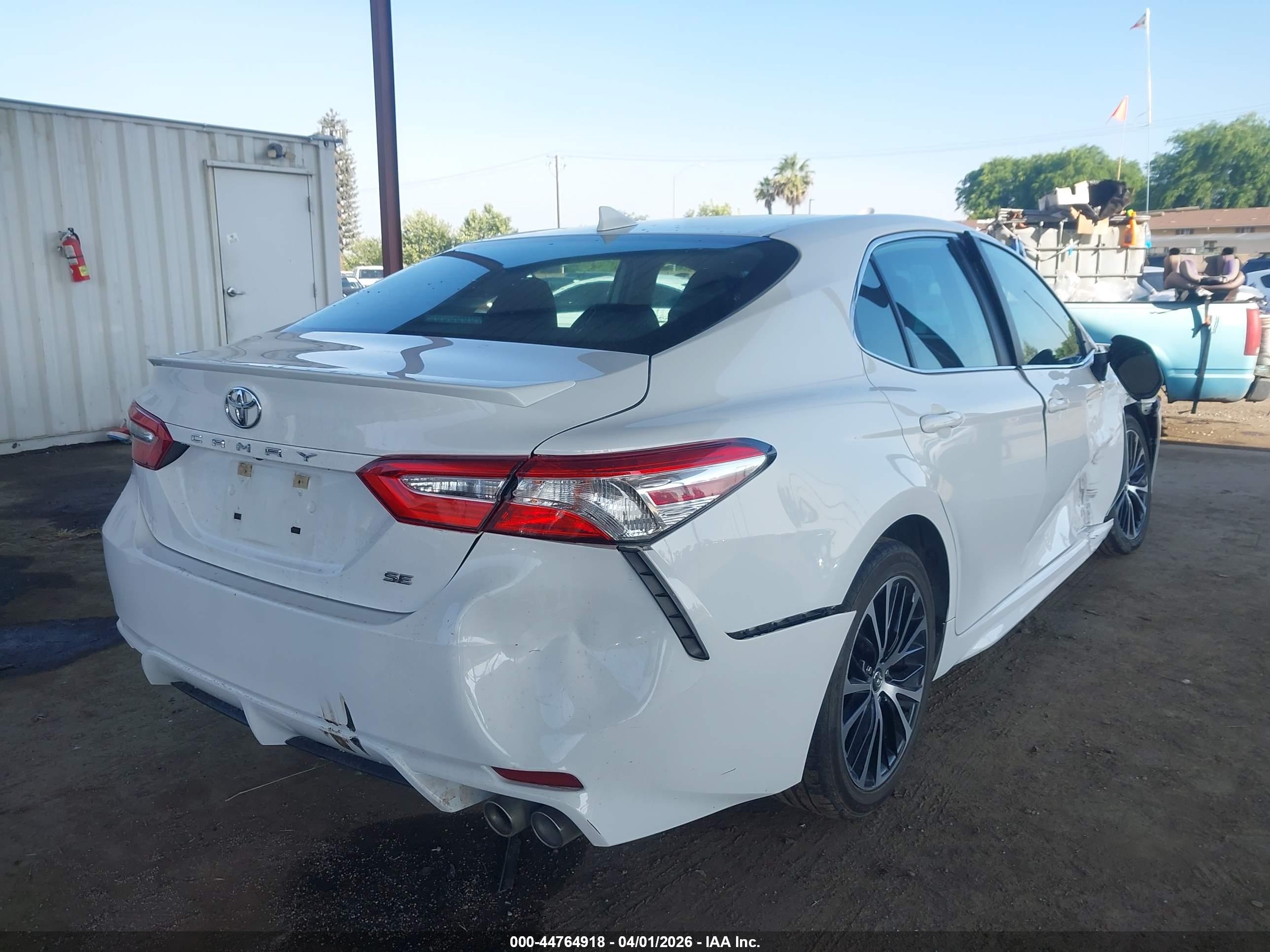 TOYOTA CAMRY image 4