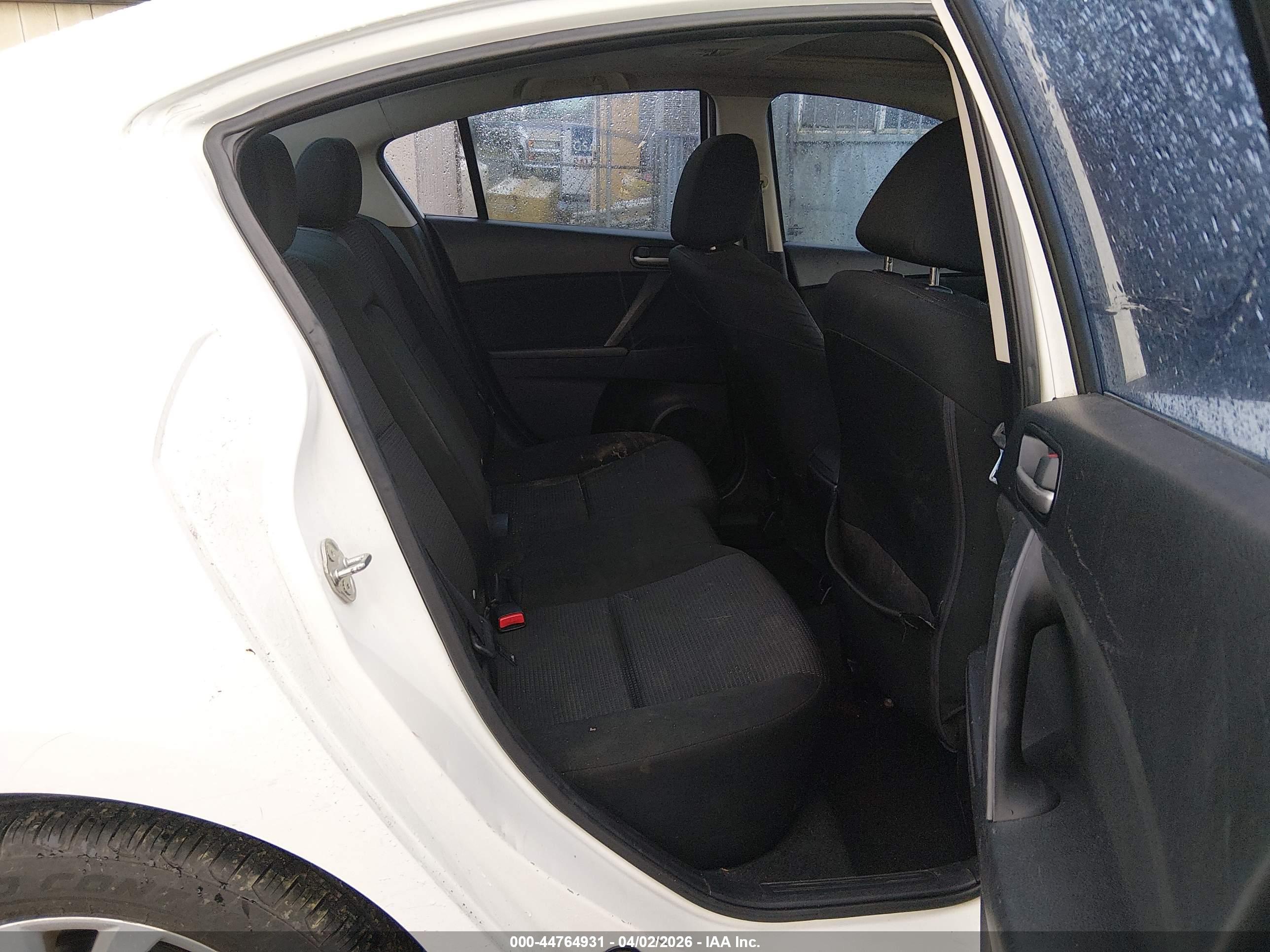 MAZDA MAZDA3 image 8
