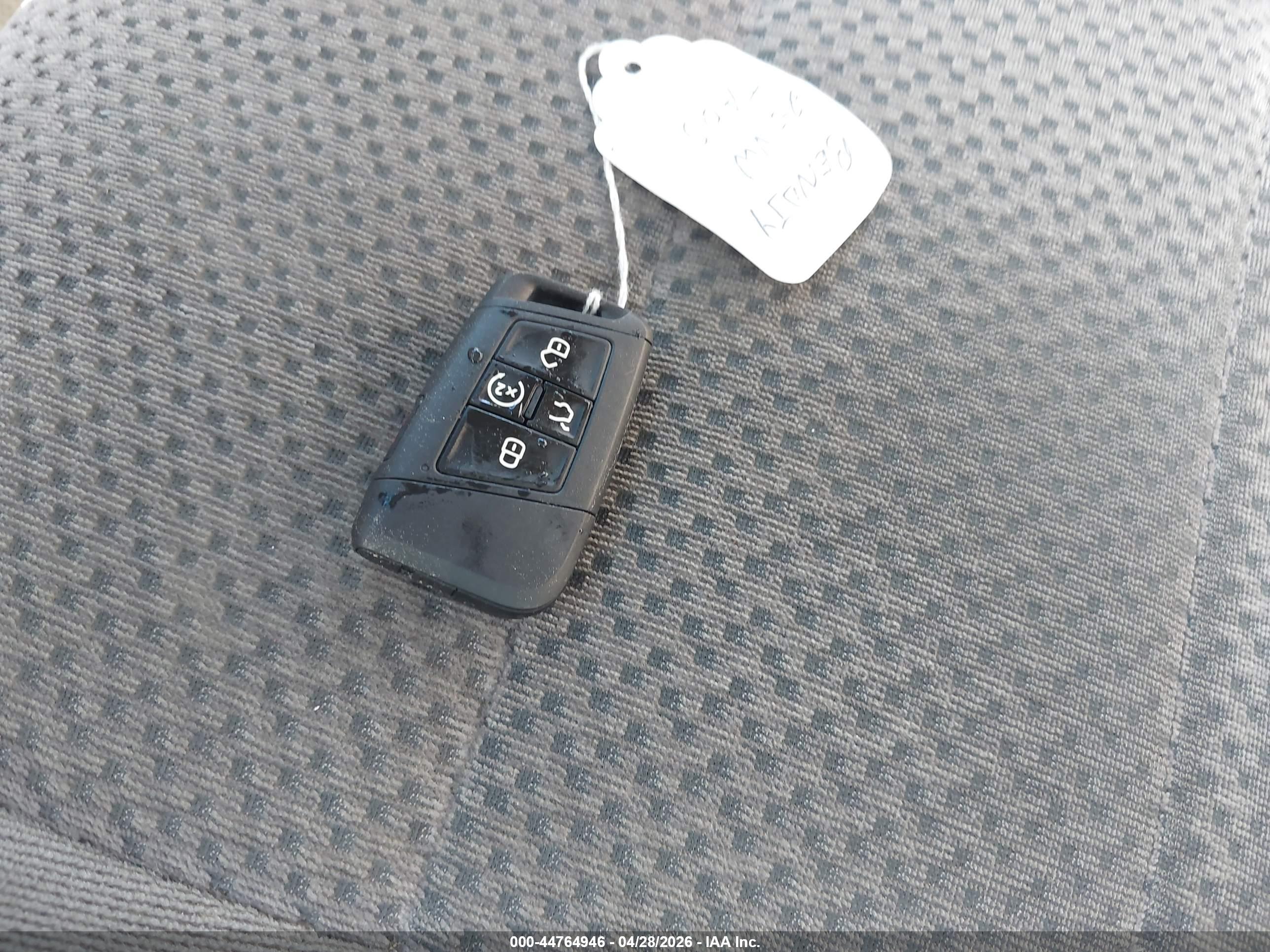 VOLKSWAGEN TAOS image 11