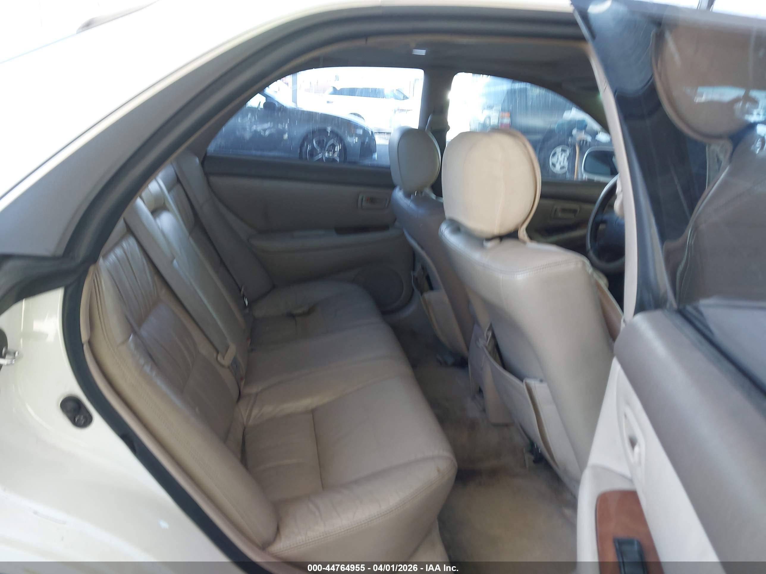 LEXUS ES image 8