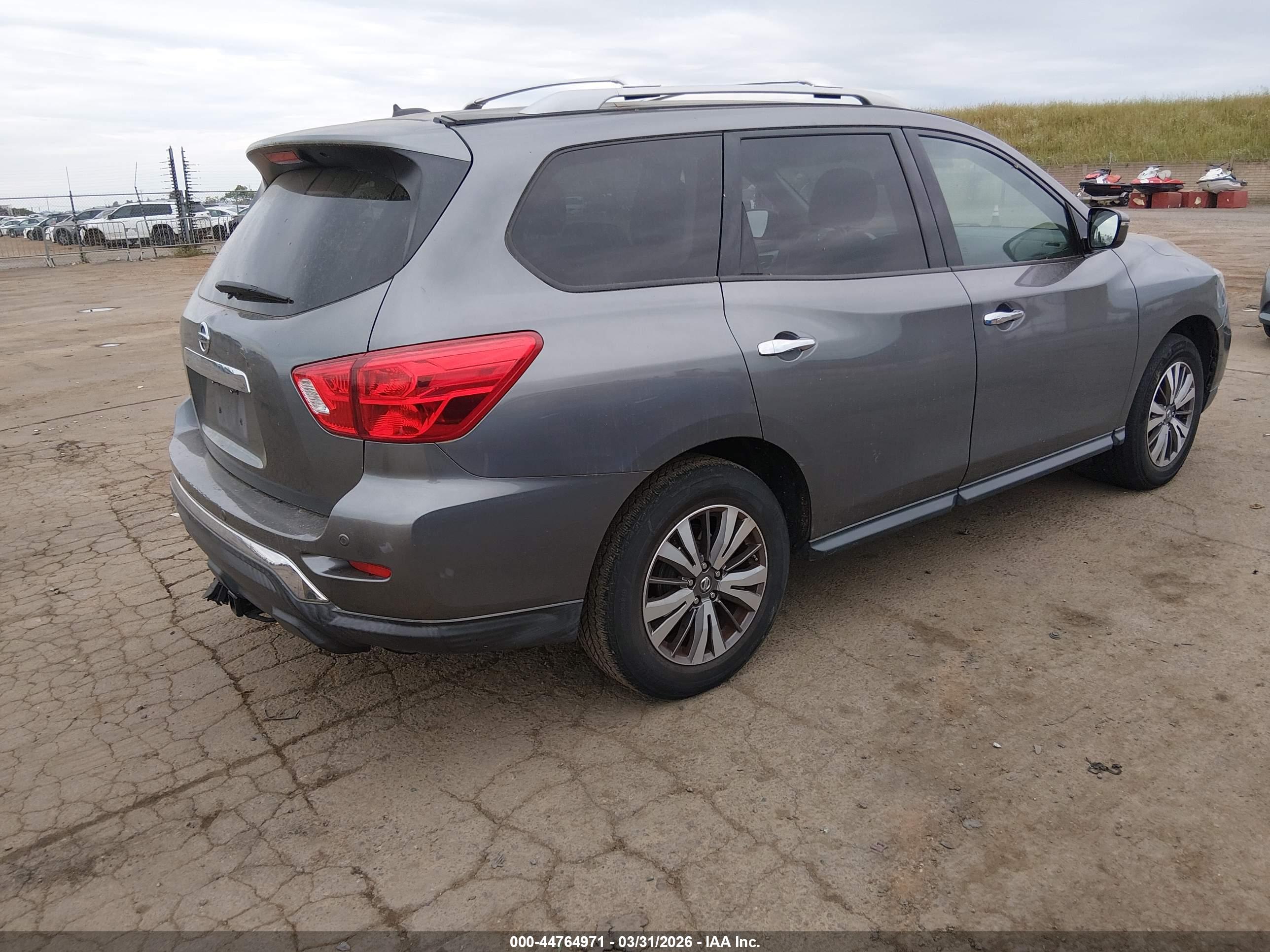 NISSAN PATHFINDER image 4