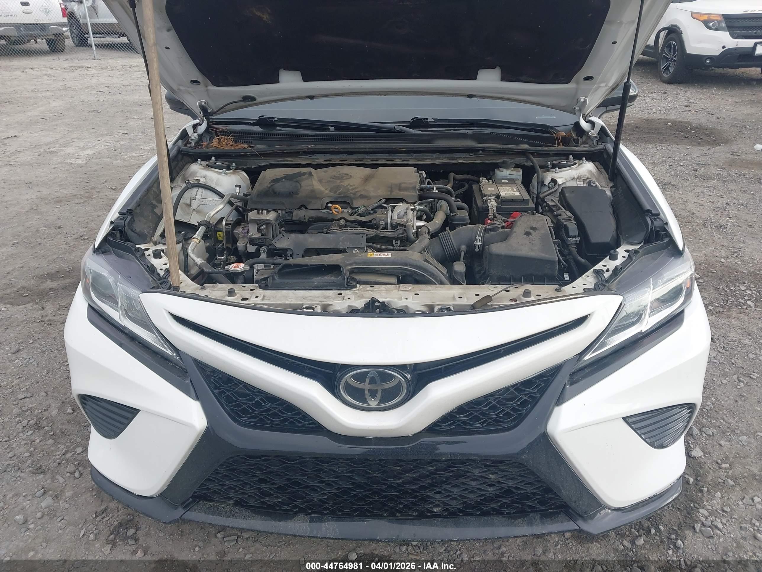 TOYOTA CAMRY image 10