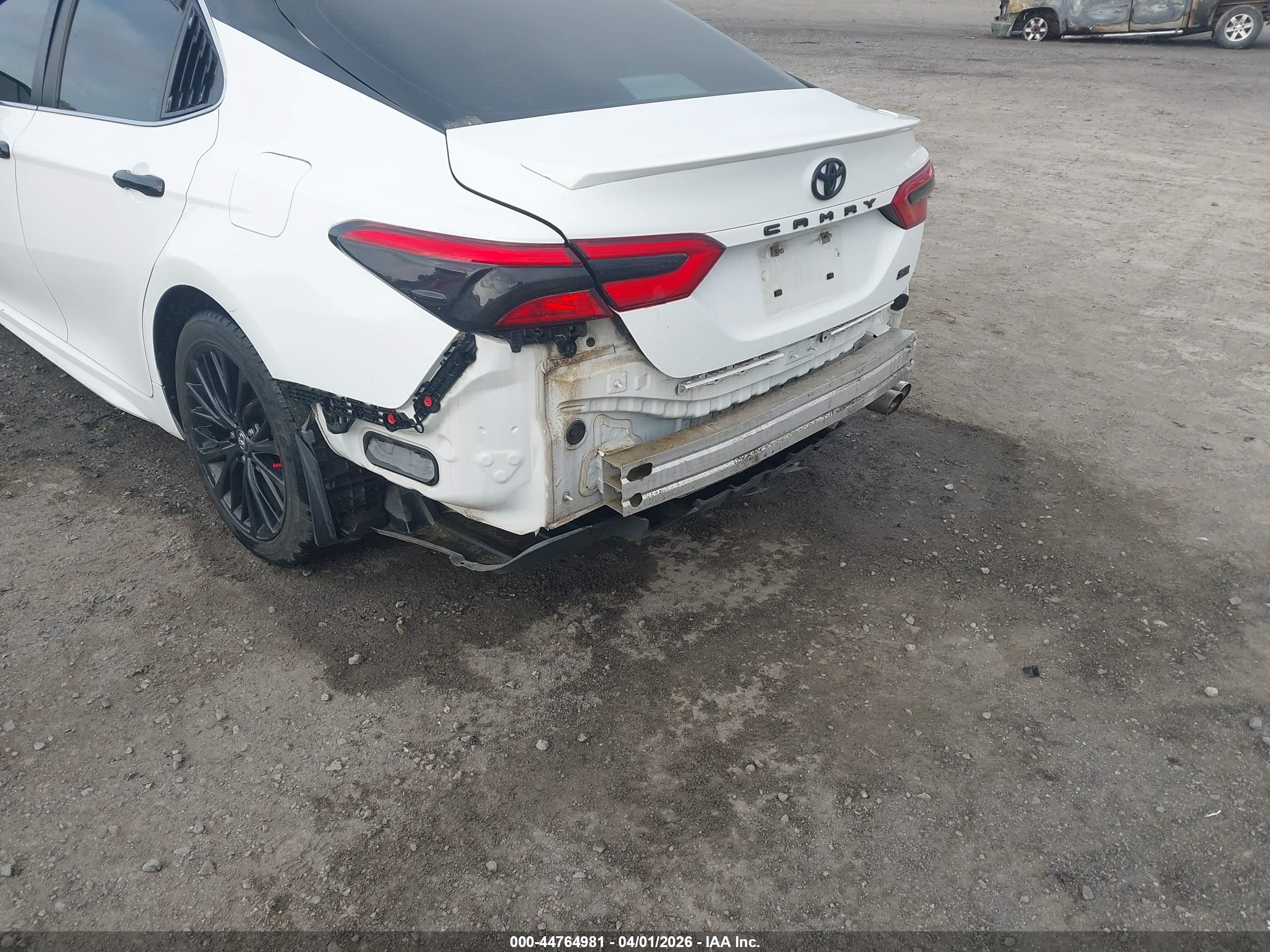 TOYOTA CAMRY image 6