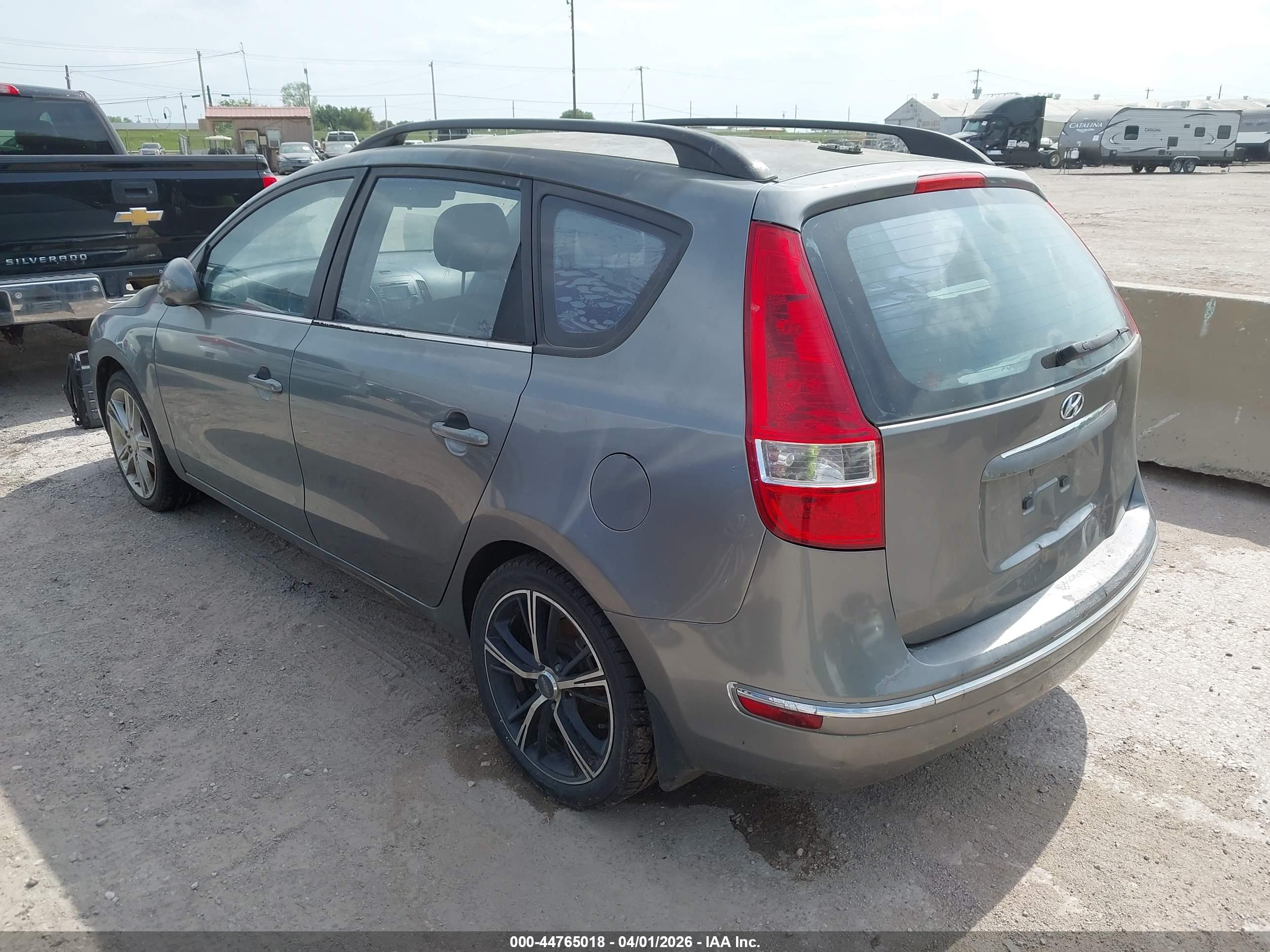HYUNDAI ELANTRA image 3