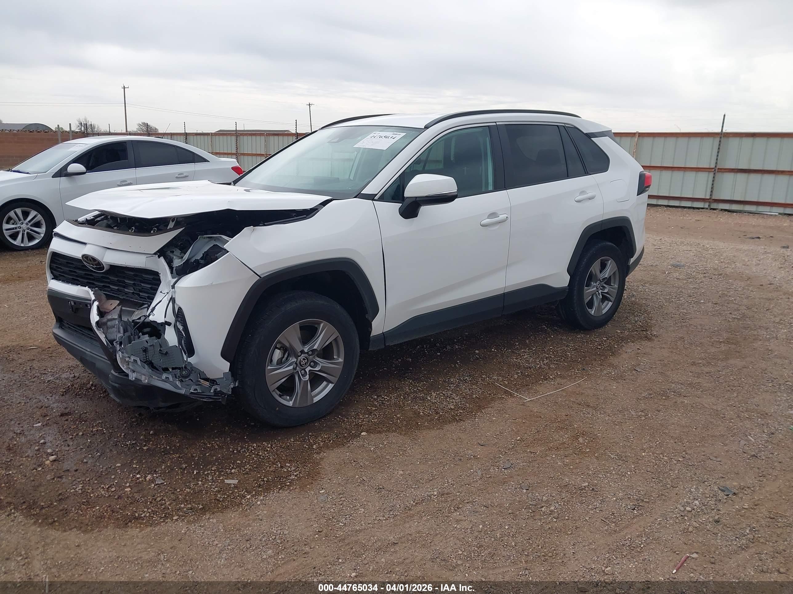 TOYOTA RAV4 image 2